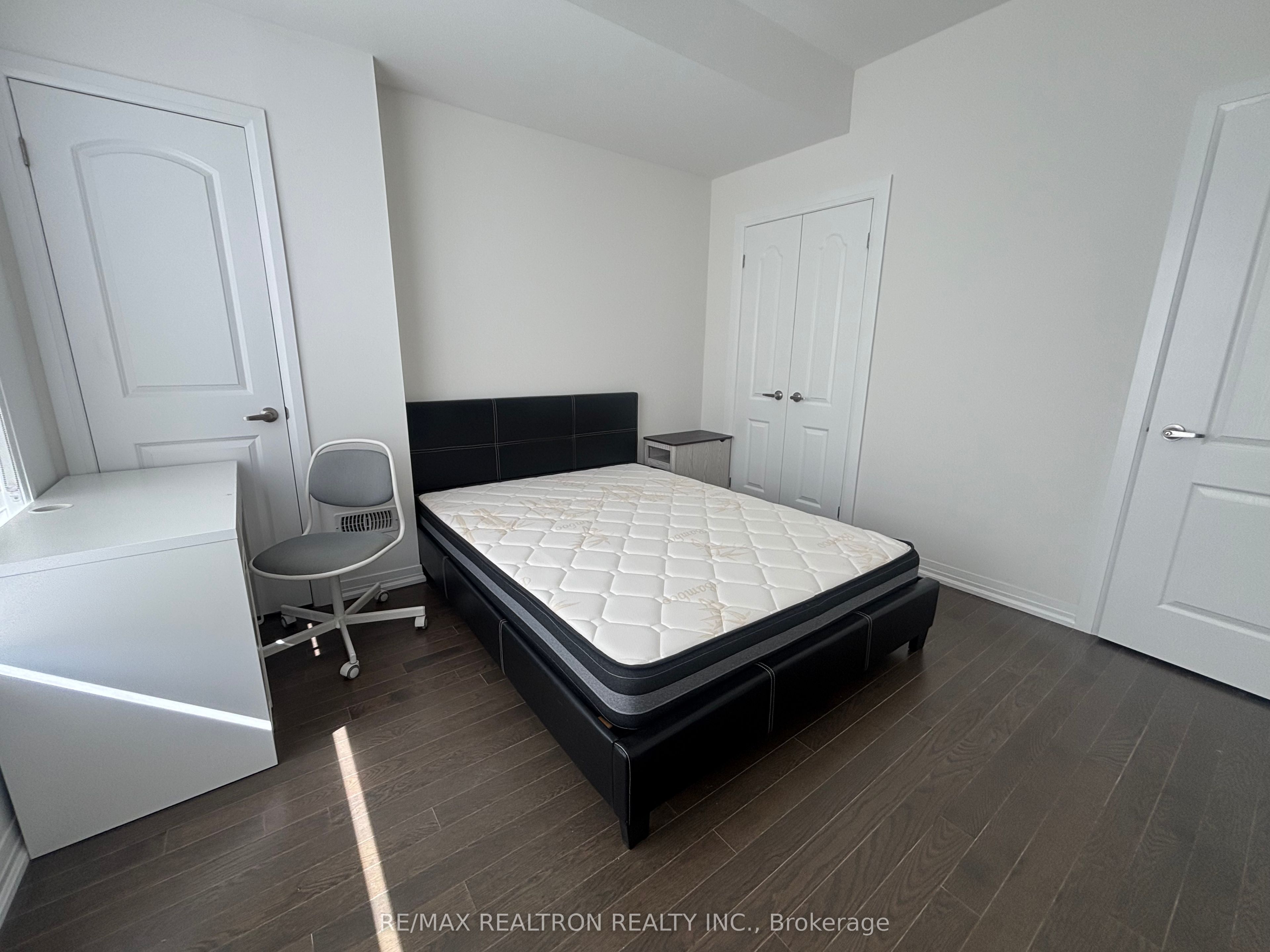 90 Robert Eaton Avenue Property Photo 4