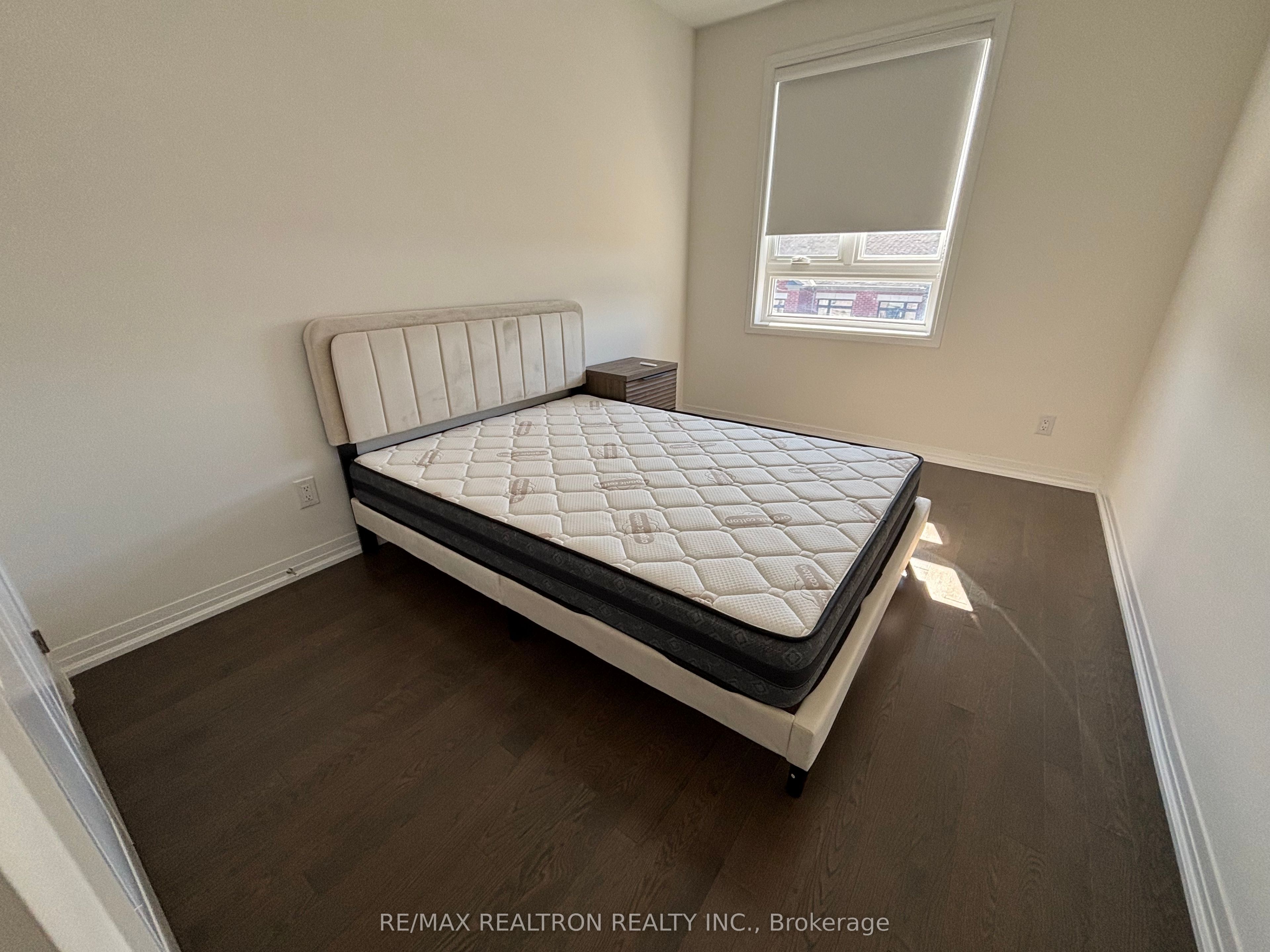 90 Robert Eaton Avenue Property Photo 7