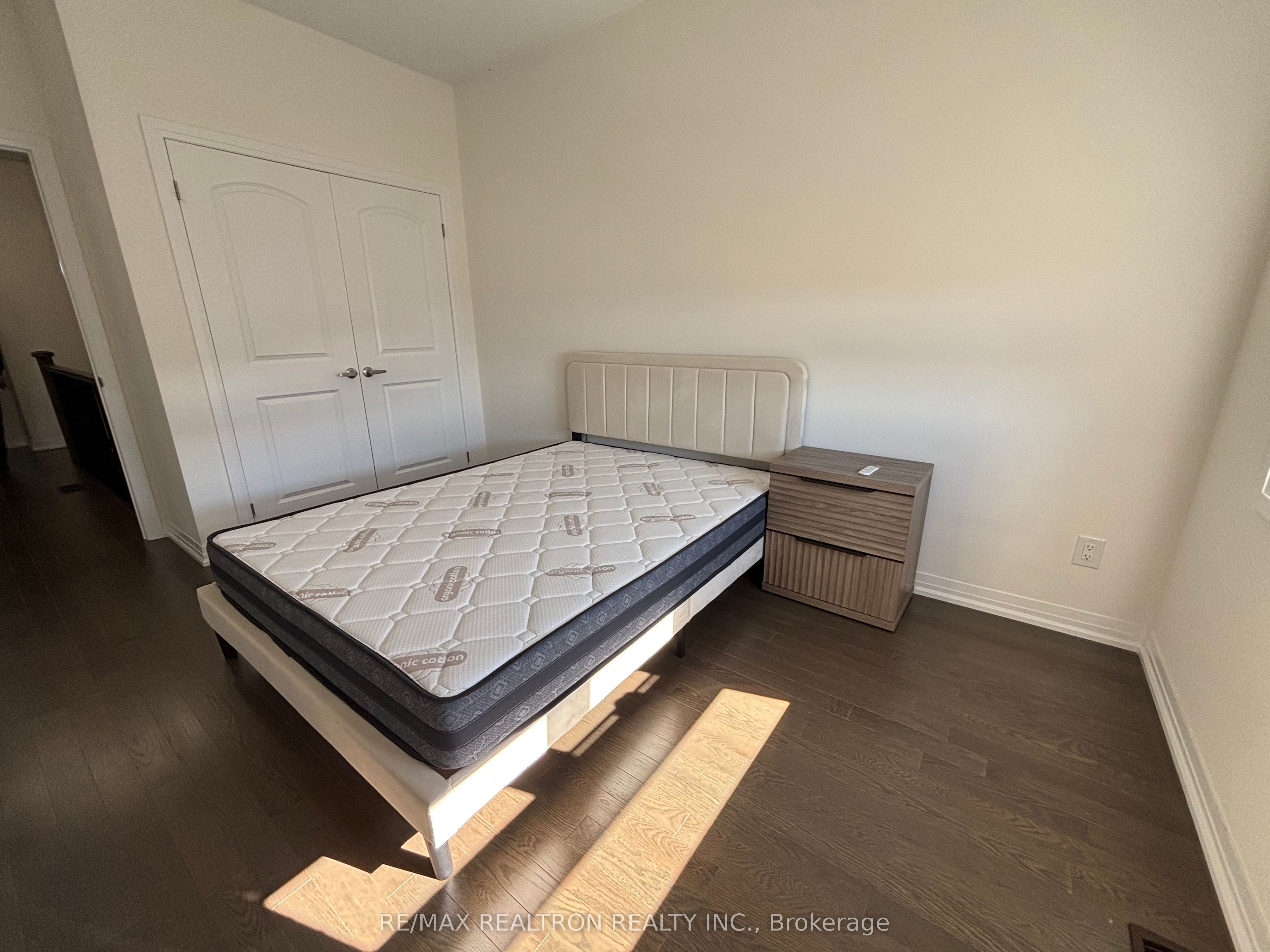 90 Robert Eaton Avenue Property Photo 8