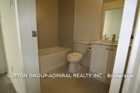 370 Red Maple Road 22 Property Photo 10