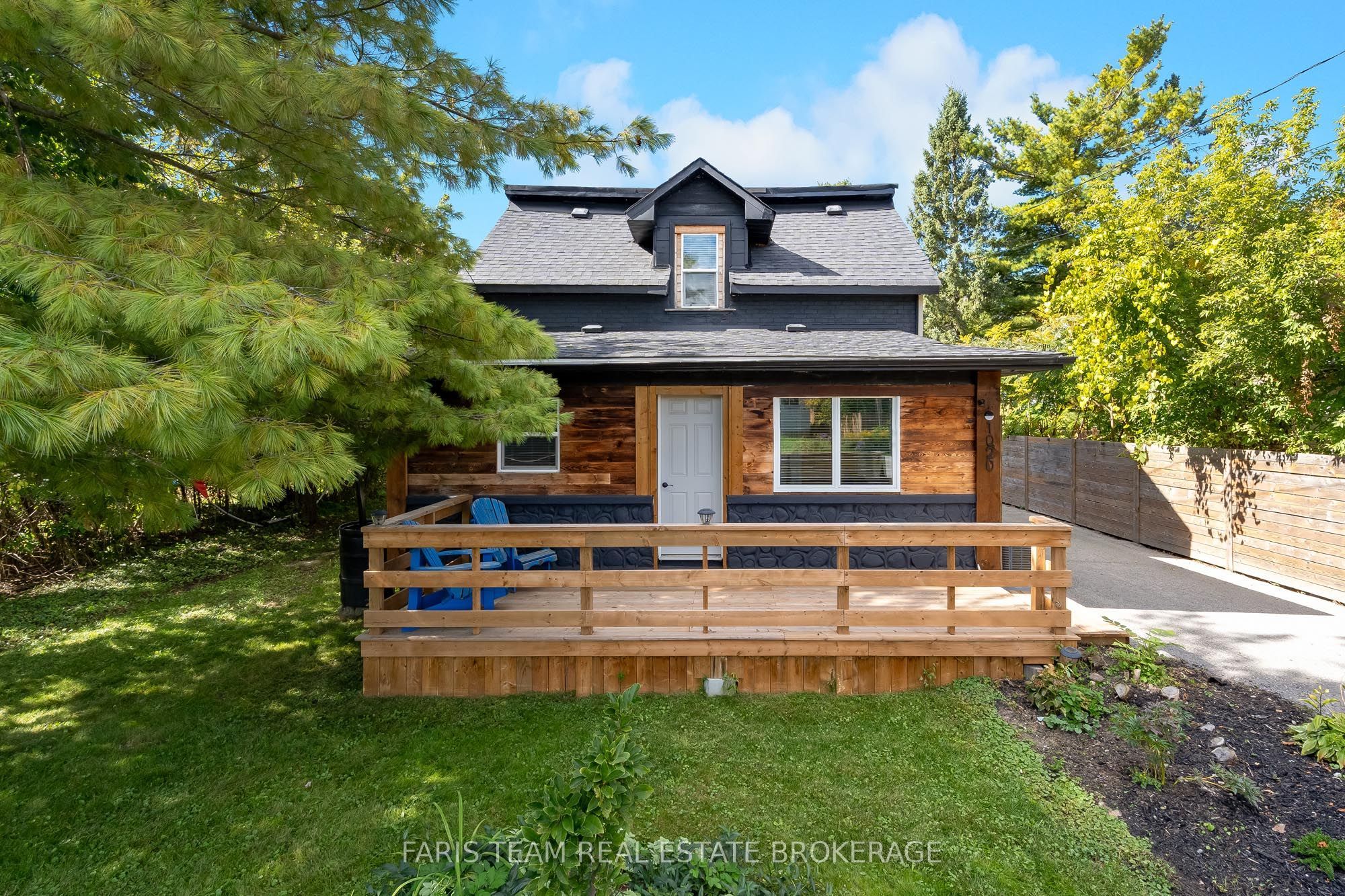 1020 Ewart Street Property Photo 2