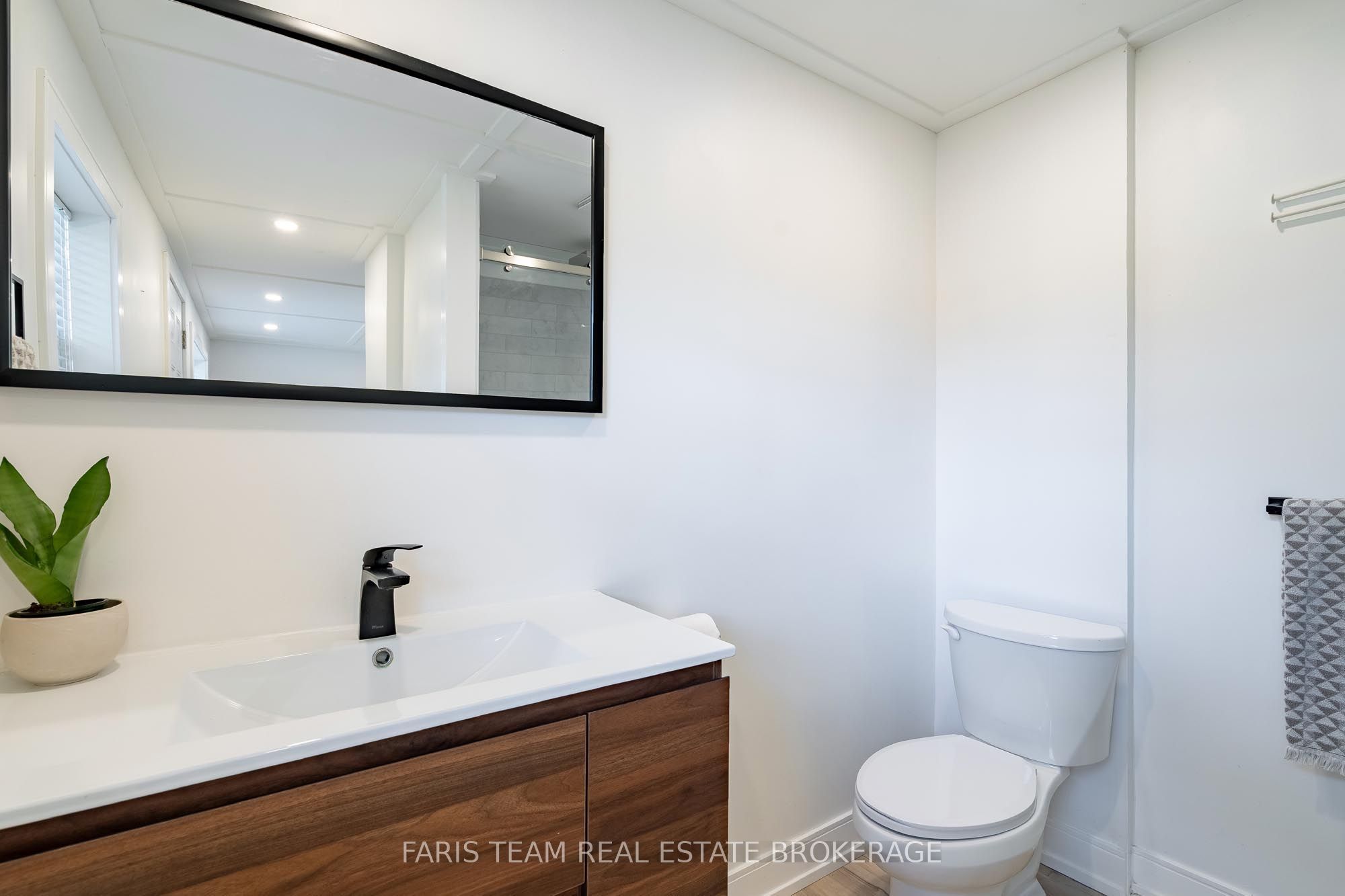 1020 Ewart Street Property Photo 20