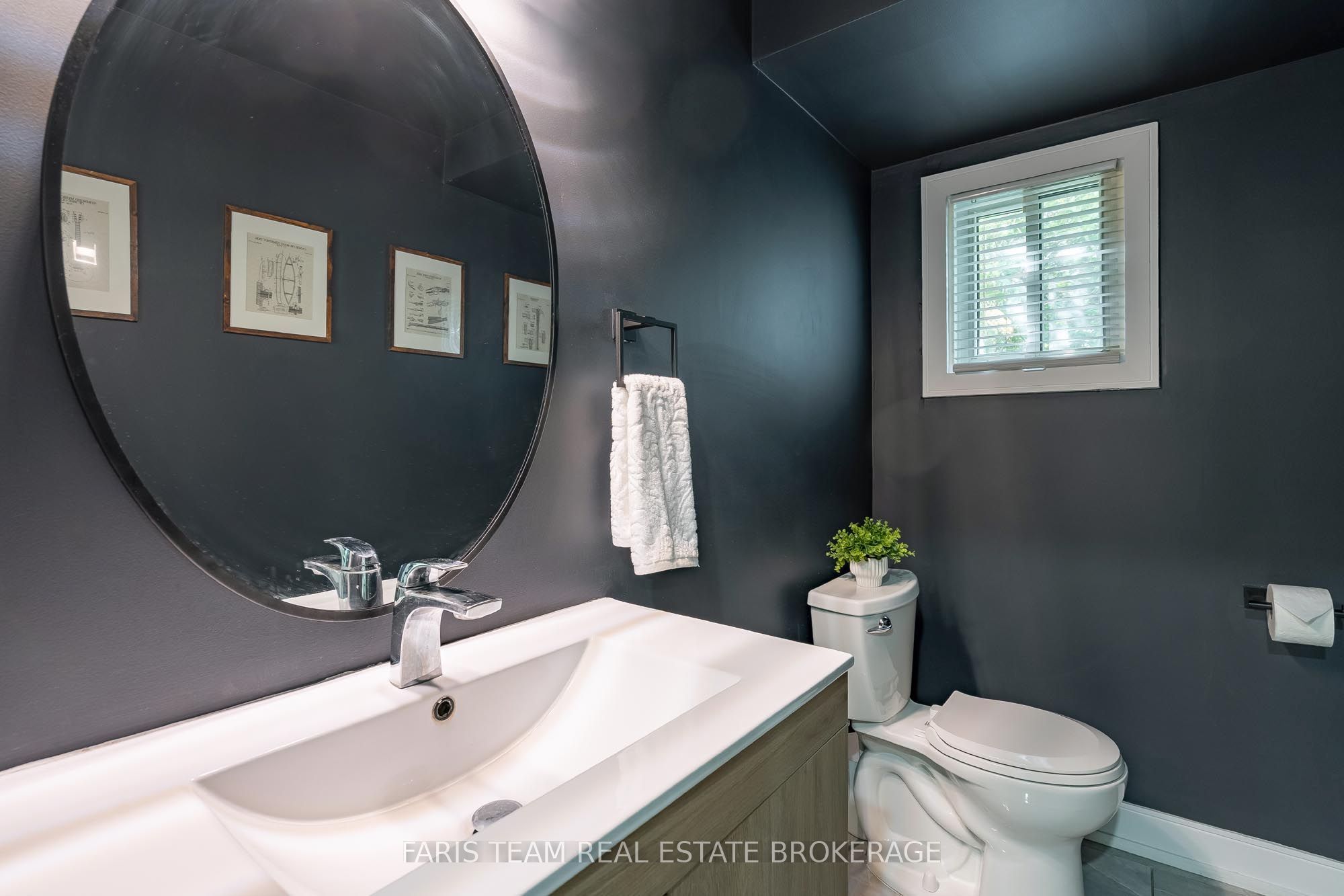 1020 Ewart Street Property Photo 22