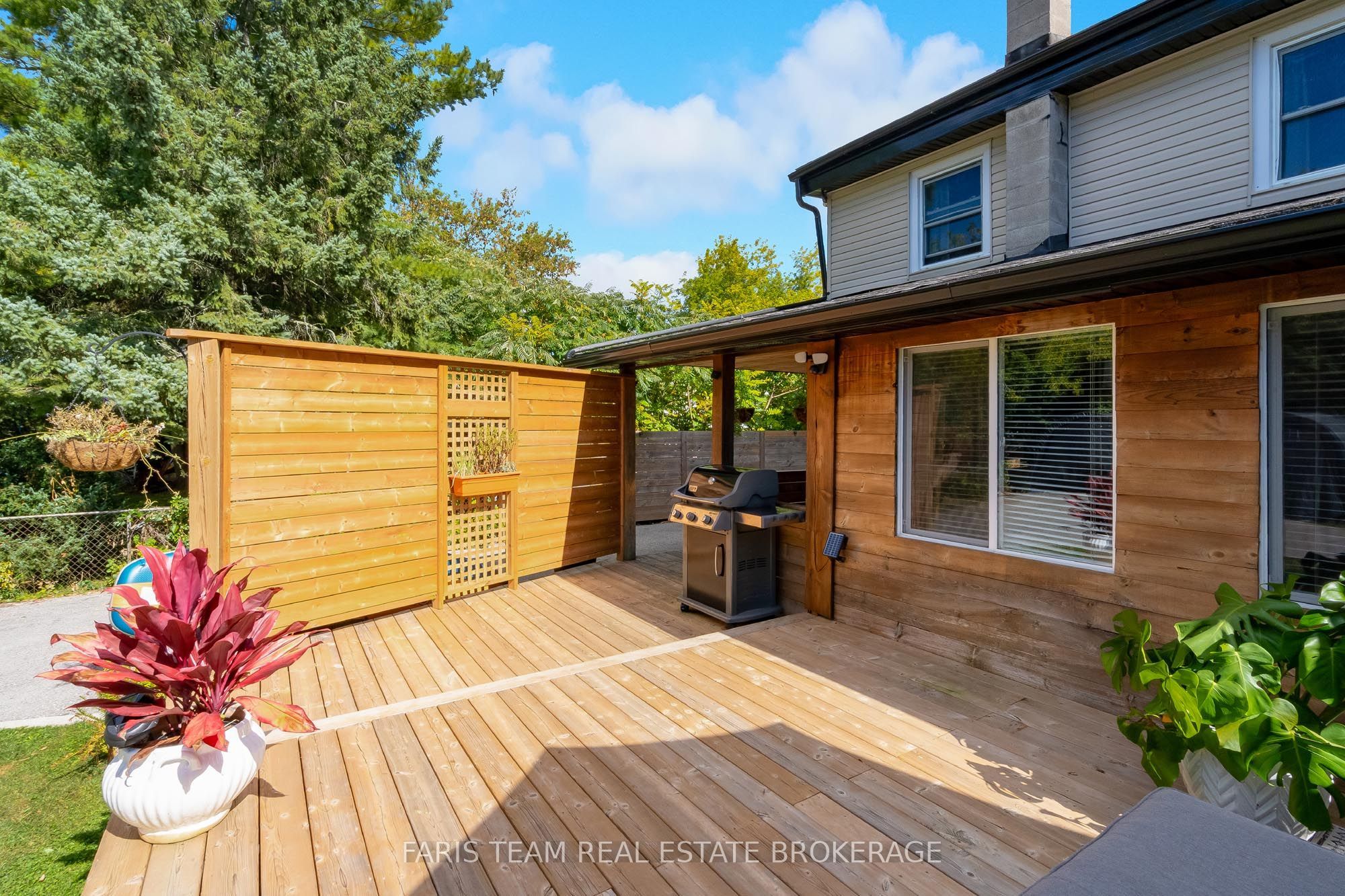 1020 Ewart Street Property Photo 33