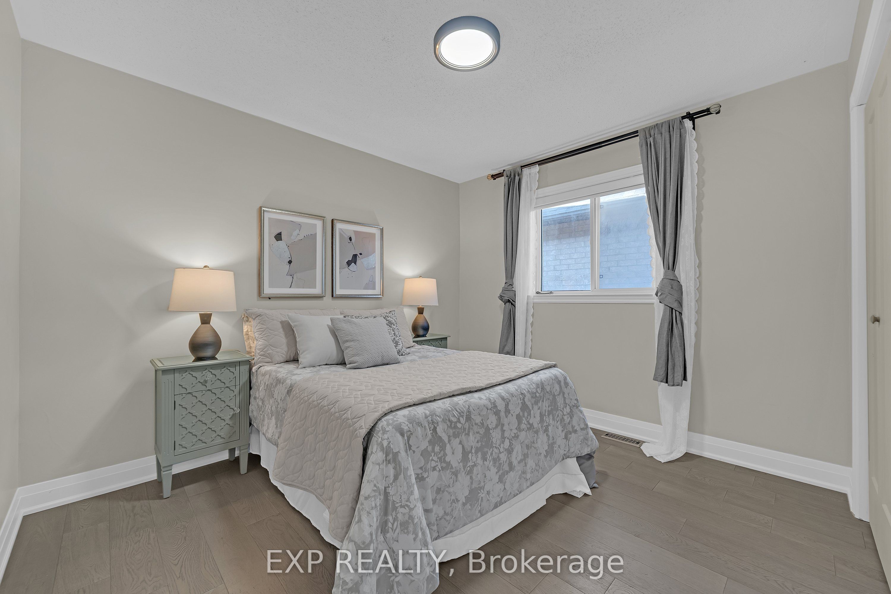 96 Grand Valley Boulevard Property Photo 41