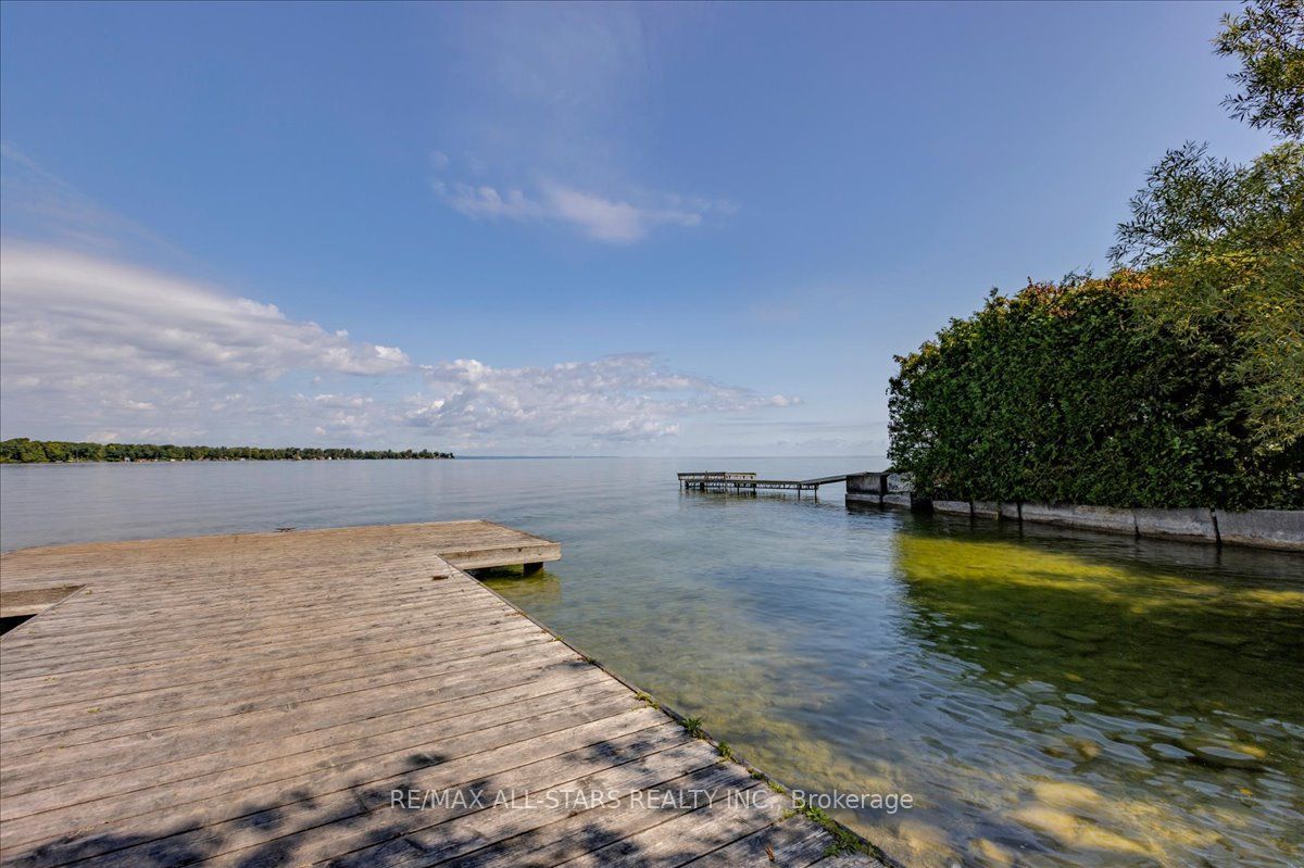 27182 Woodbine Avenue Property Photo 24