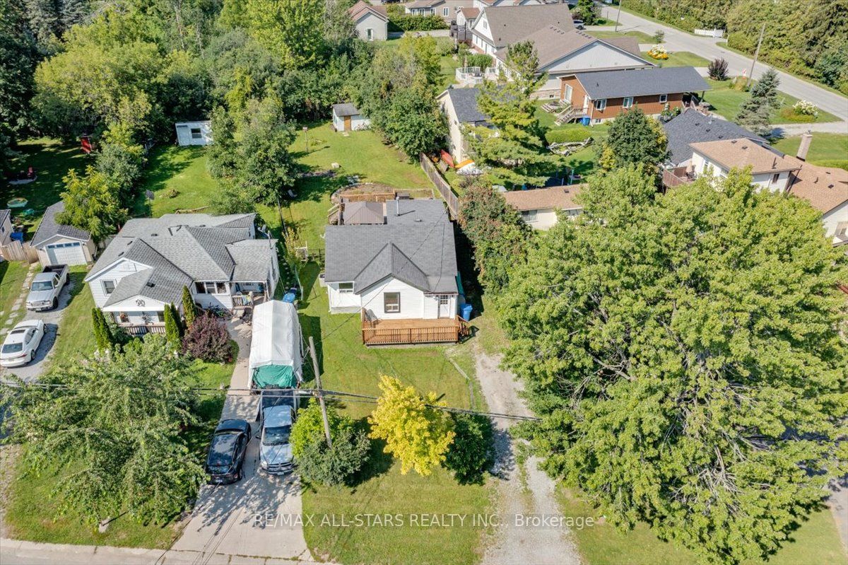 27182 Woodbine Avenue Property Photo 35