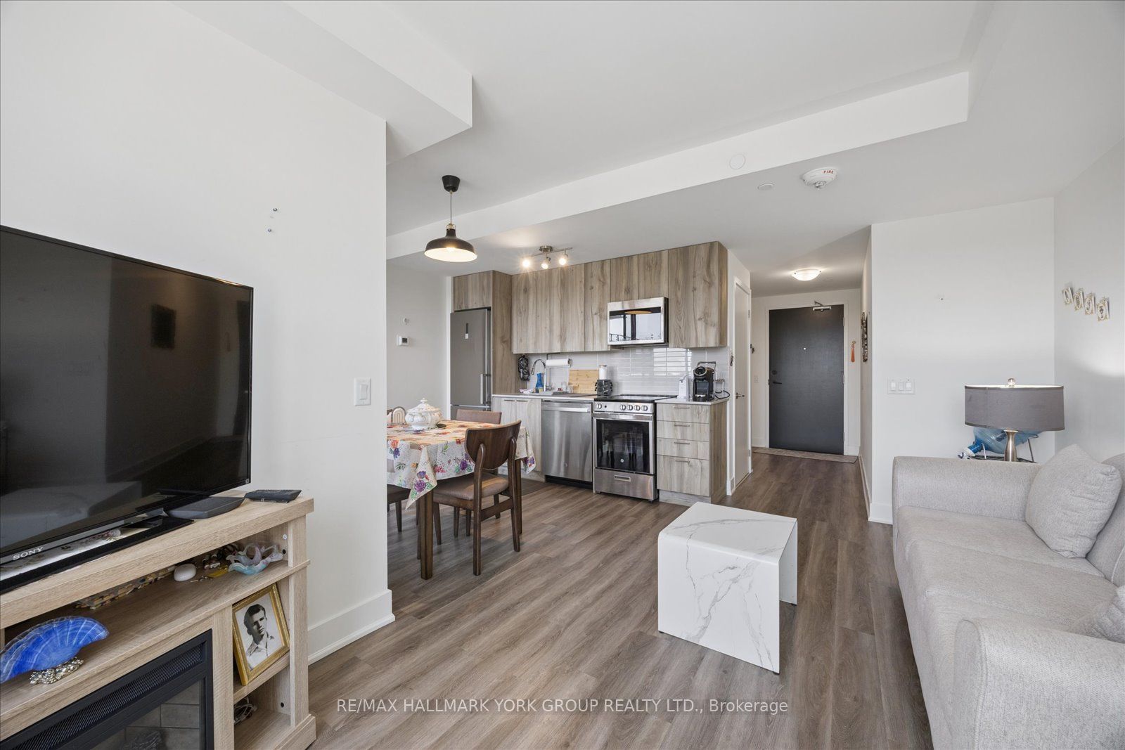 185 Deerfield Road 420 Property Photo 8