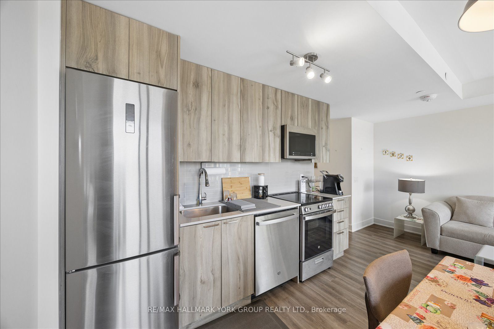 185 Deerfield Road 420 Property Photo 10