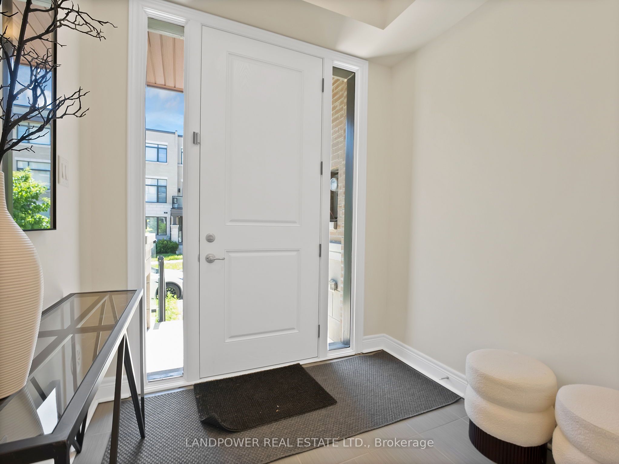 8 Aylin Crescent Property Photo 3