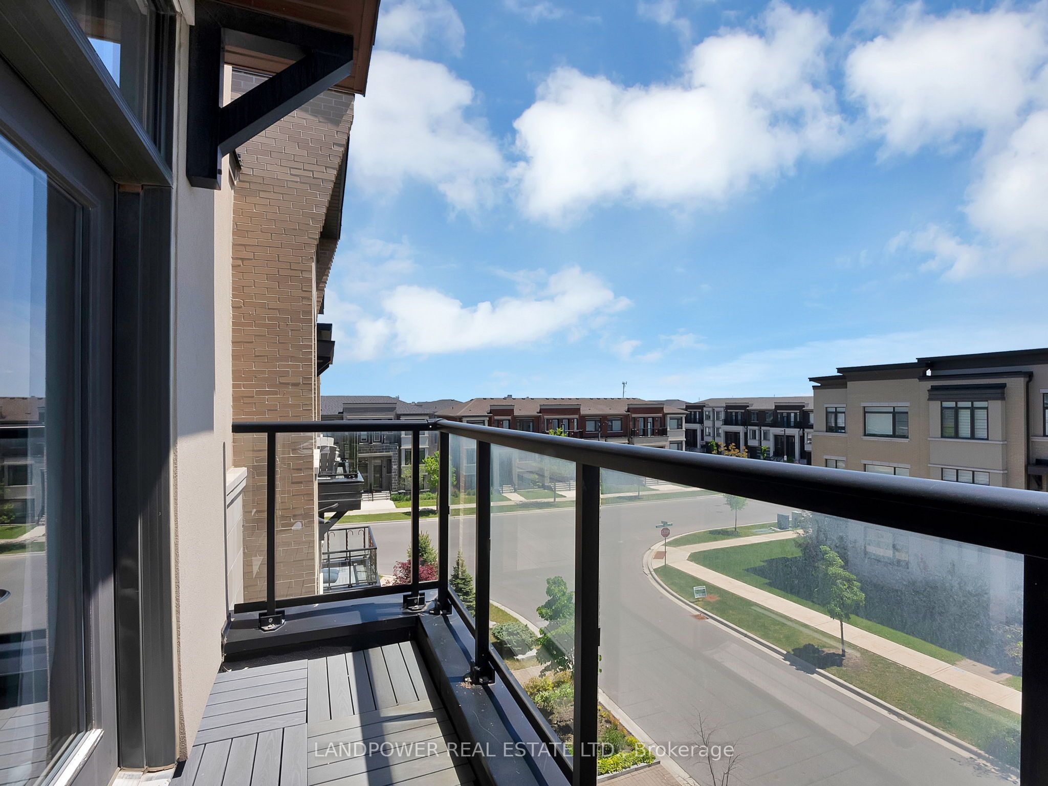 8 Aylin Crescent Property Photo 24
