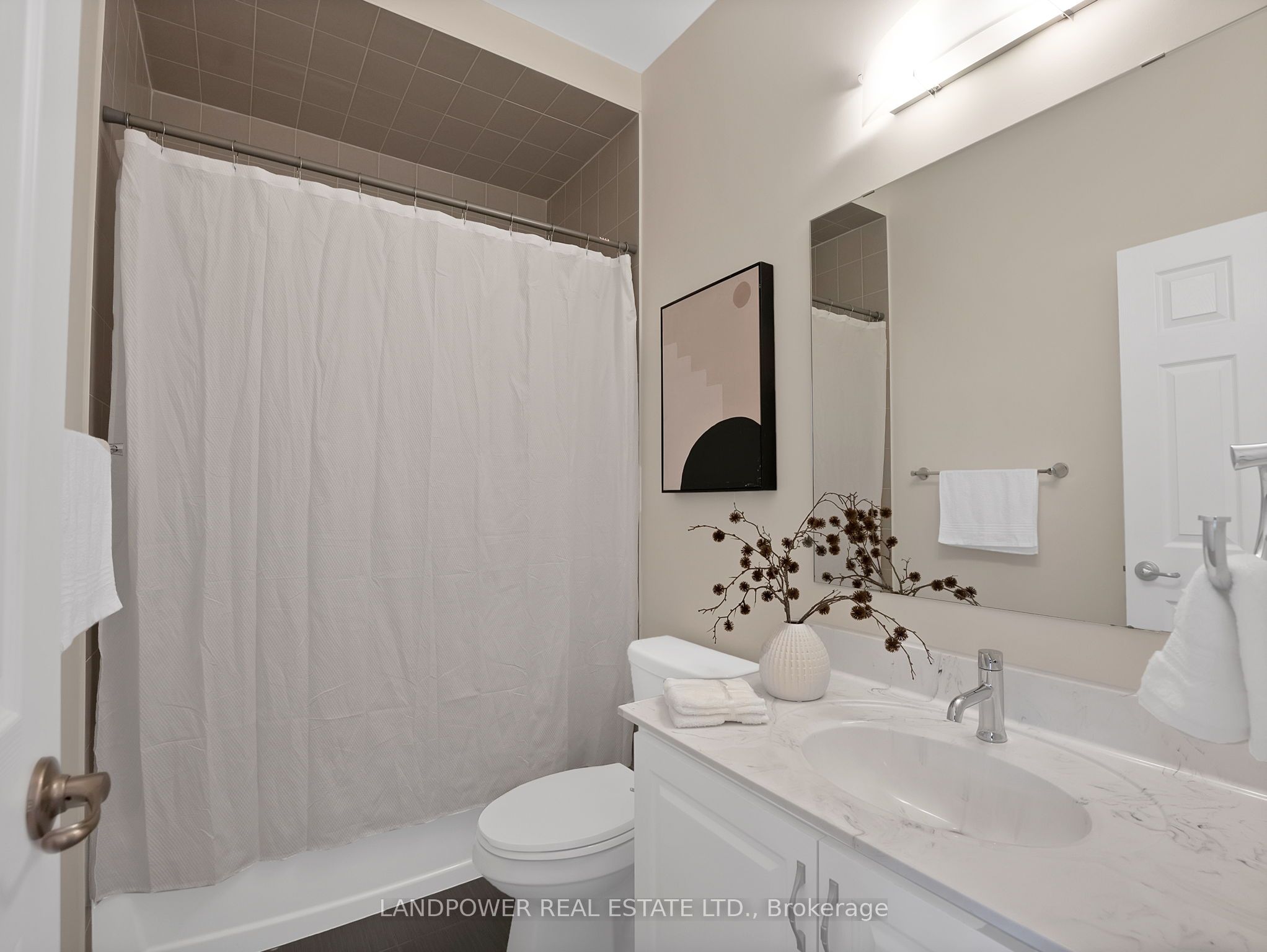 8 Aylin Crescent Property Photo 25