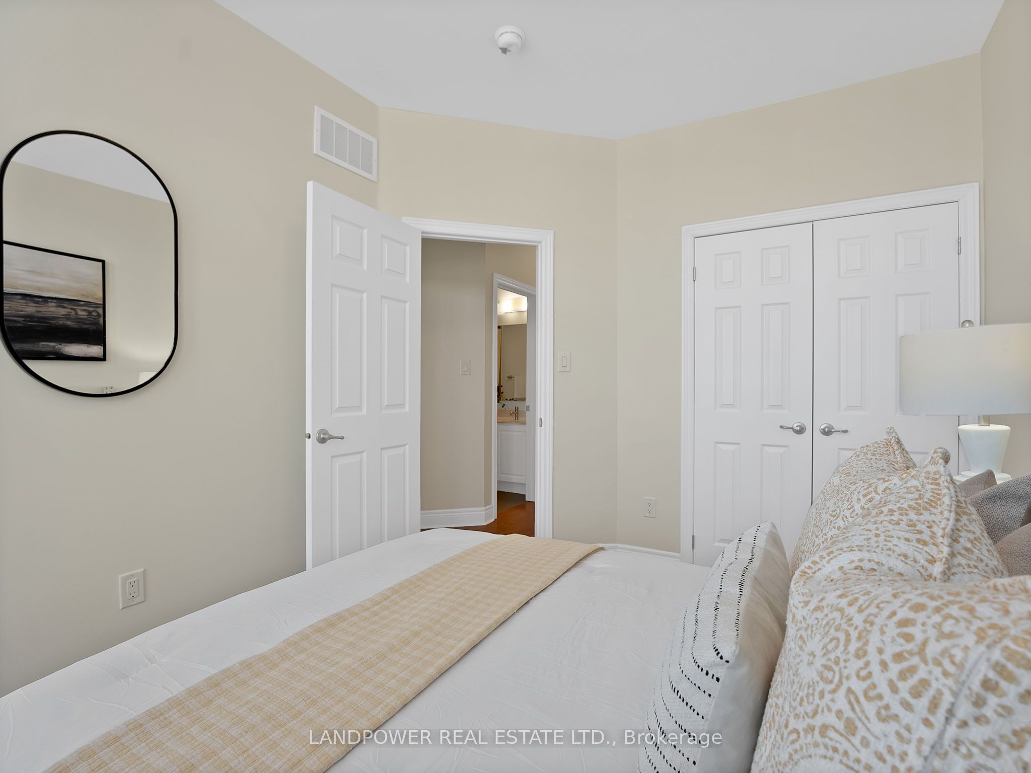 8 Aylin Crescent Property Photo 30