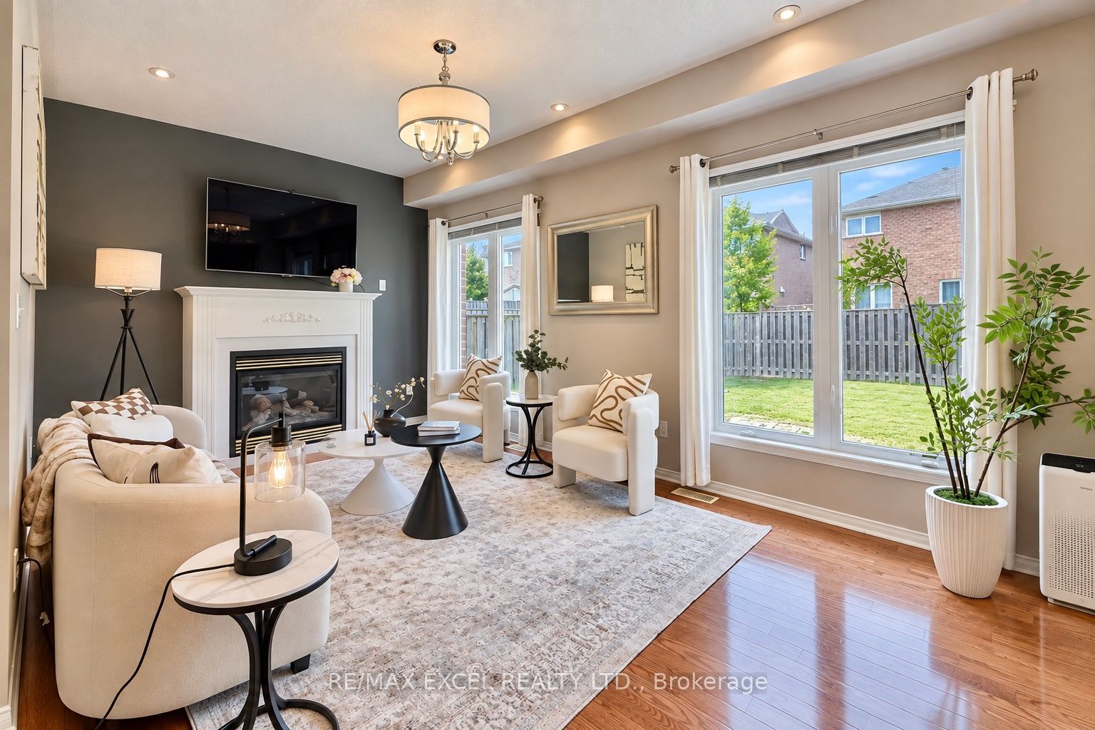 1808 Castlemore Avenue Property Photo 1