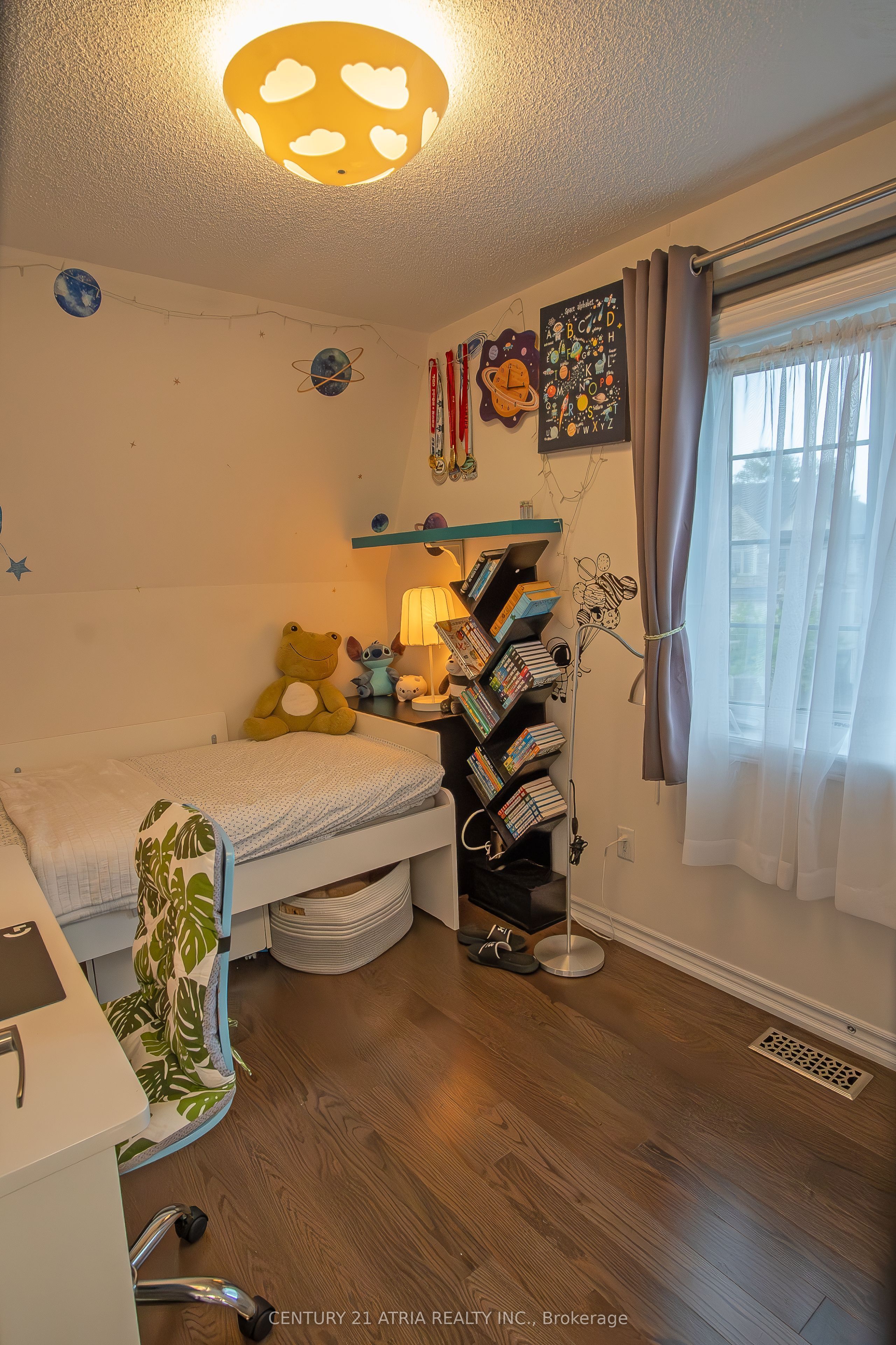 10951 Woodbine Avenue Property Photo 14