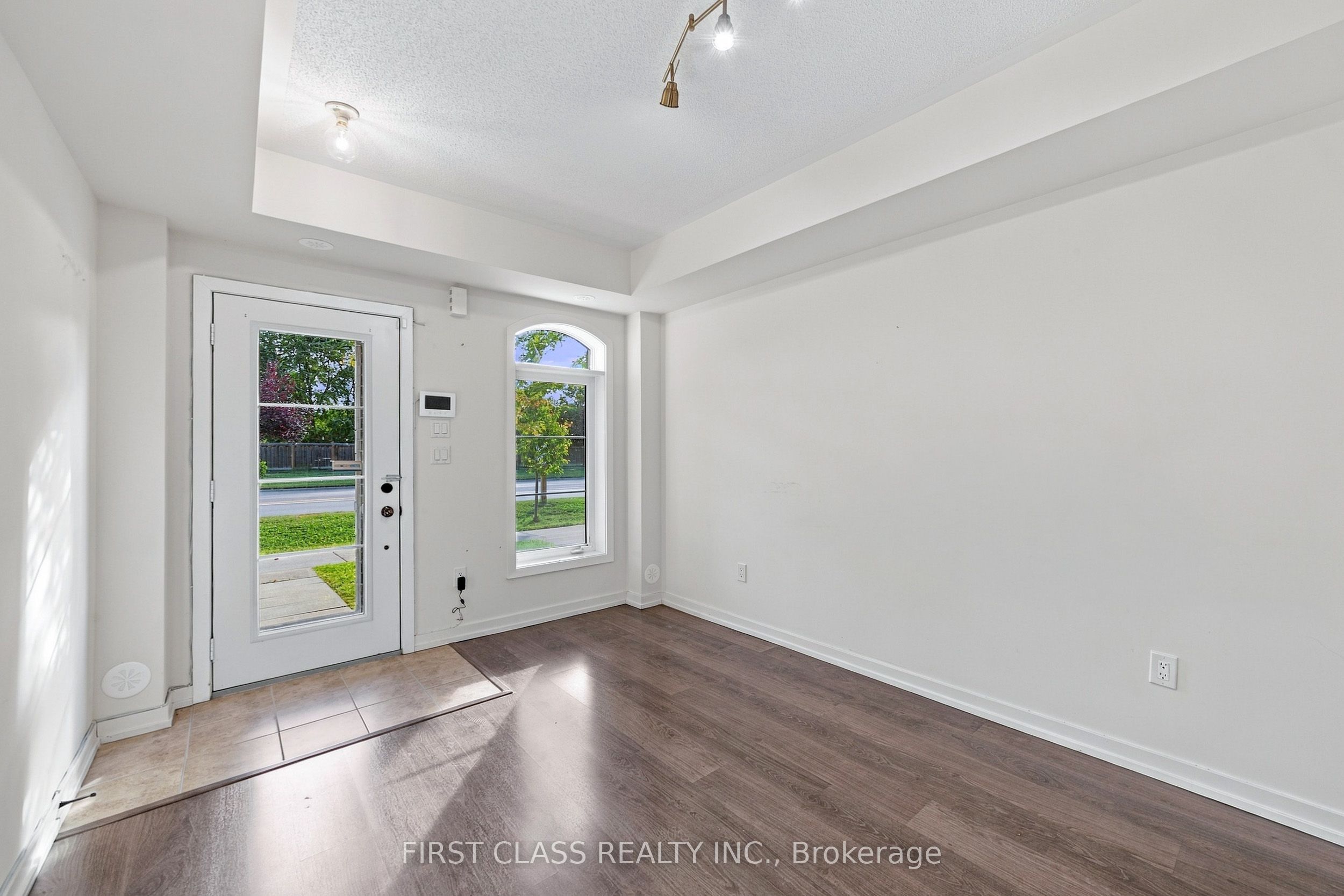 12584 Ninth Line Property Photo 7