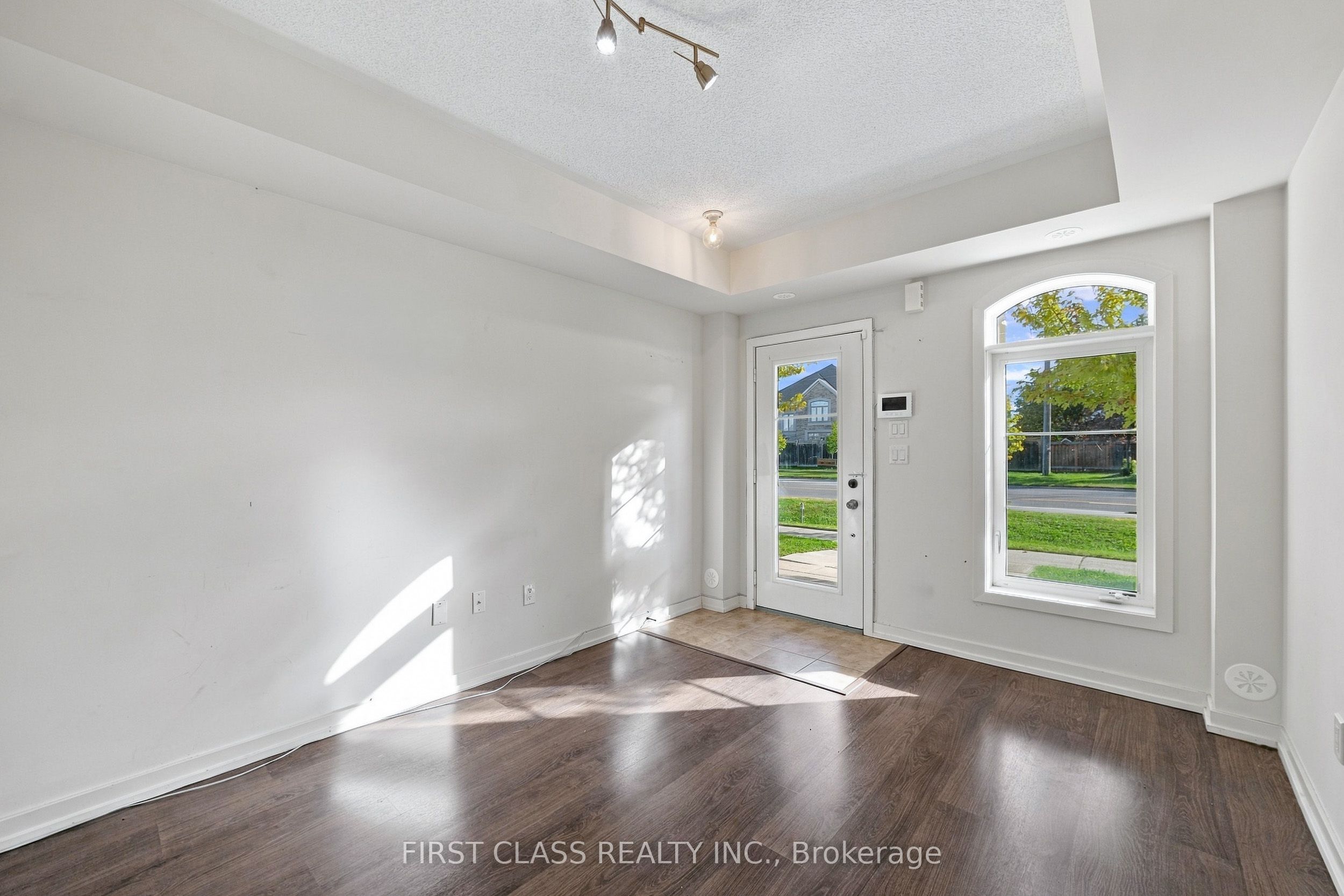 12584 Ninth Line Property Photo 8