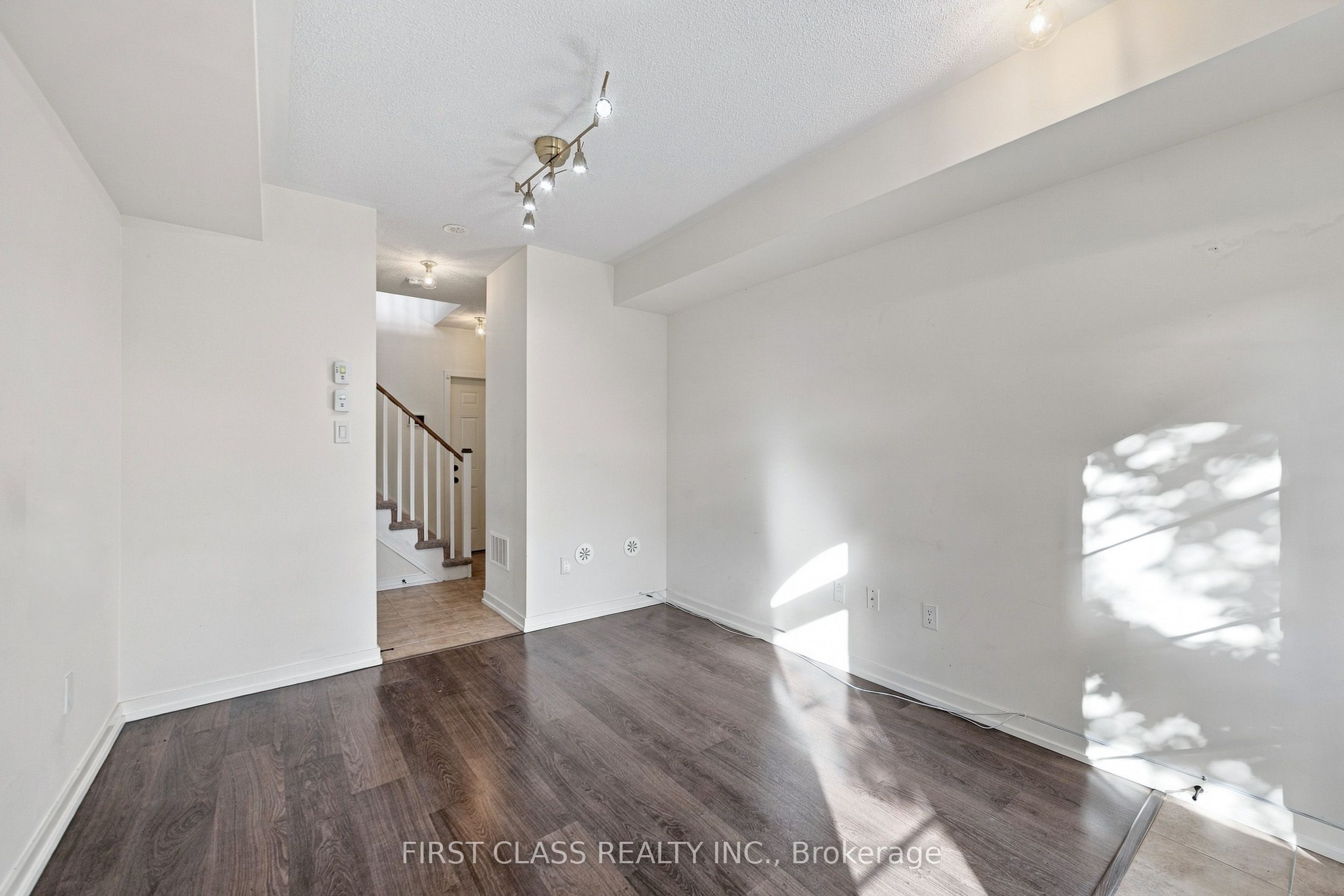 12584 Ninth Line Property Photo 9