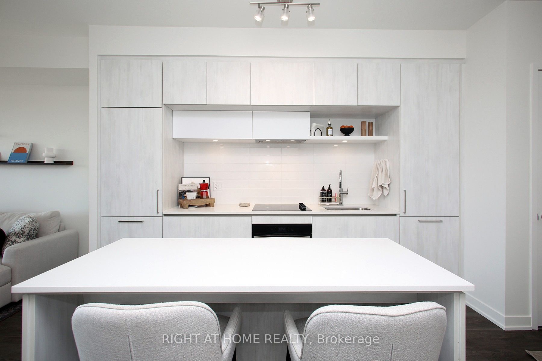 6 David Eyer Road 513 Property Photo 7