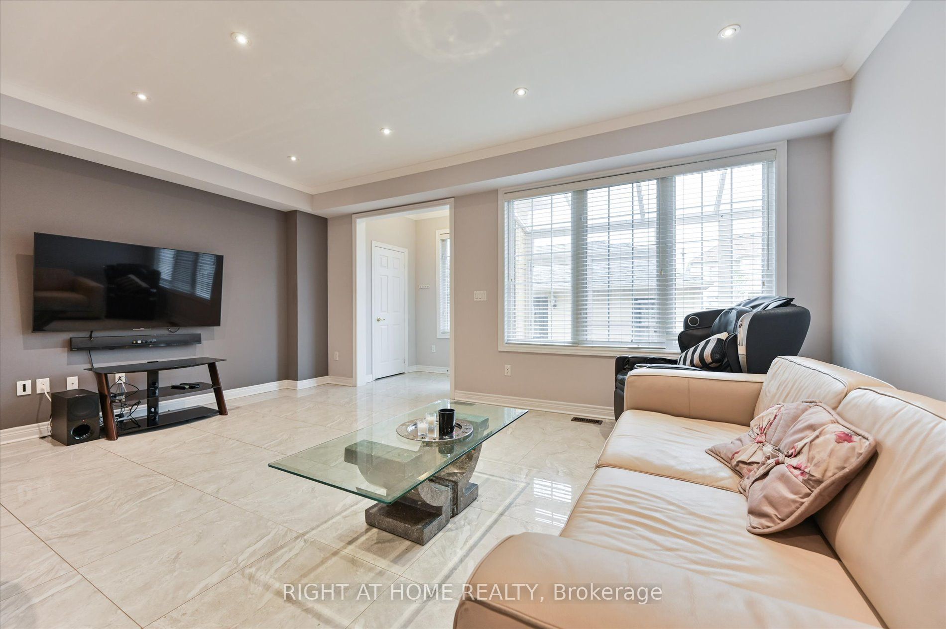 10490 Victoria Square Boulevard Property Photo 8