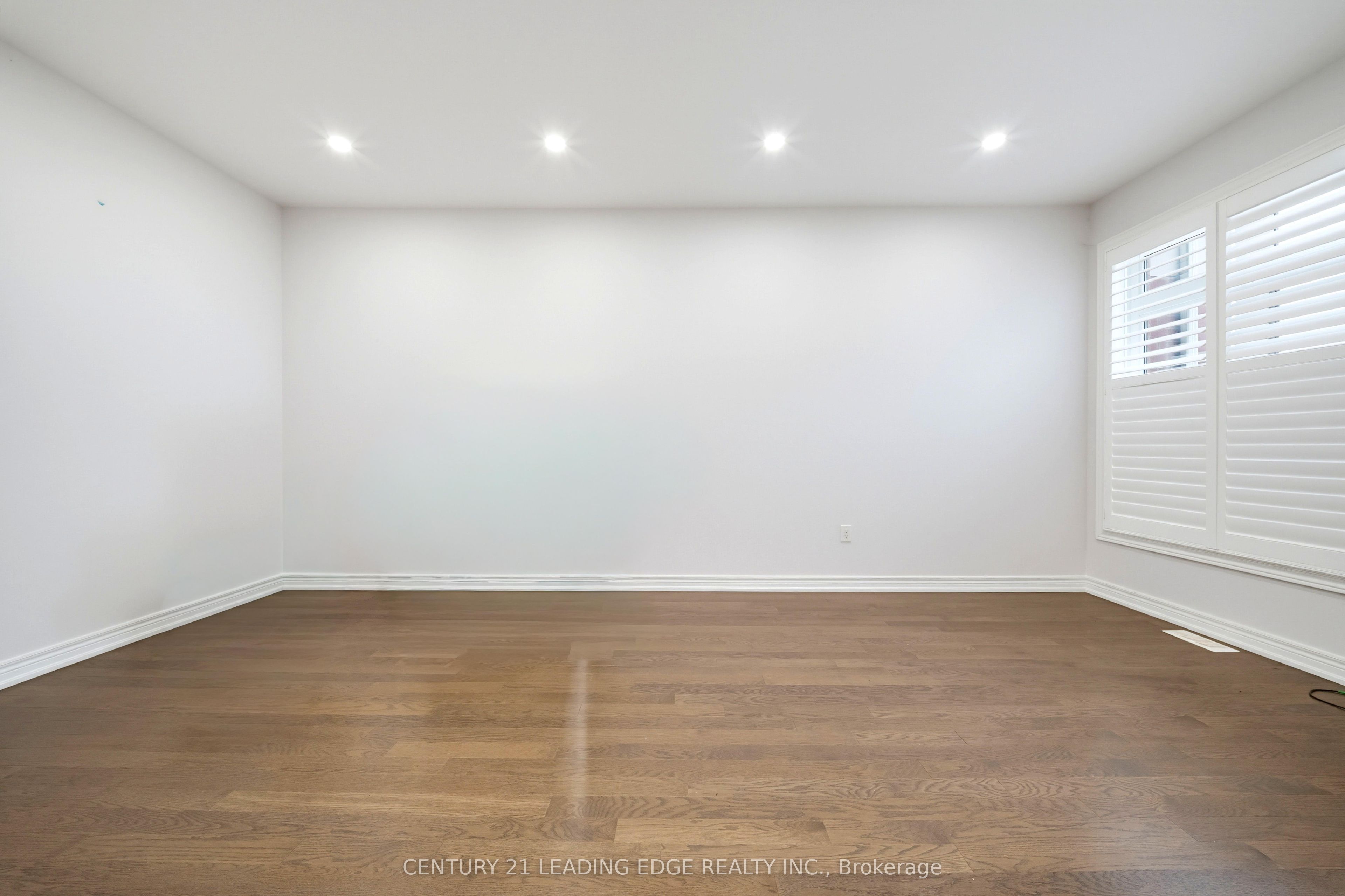 75 Decast Crescent Property Photo 7