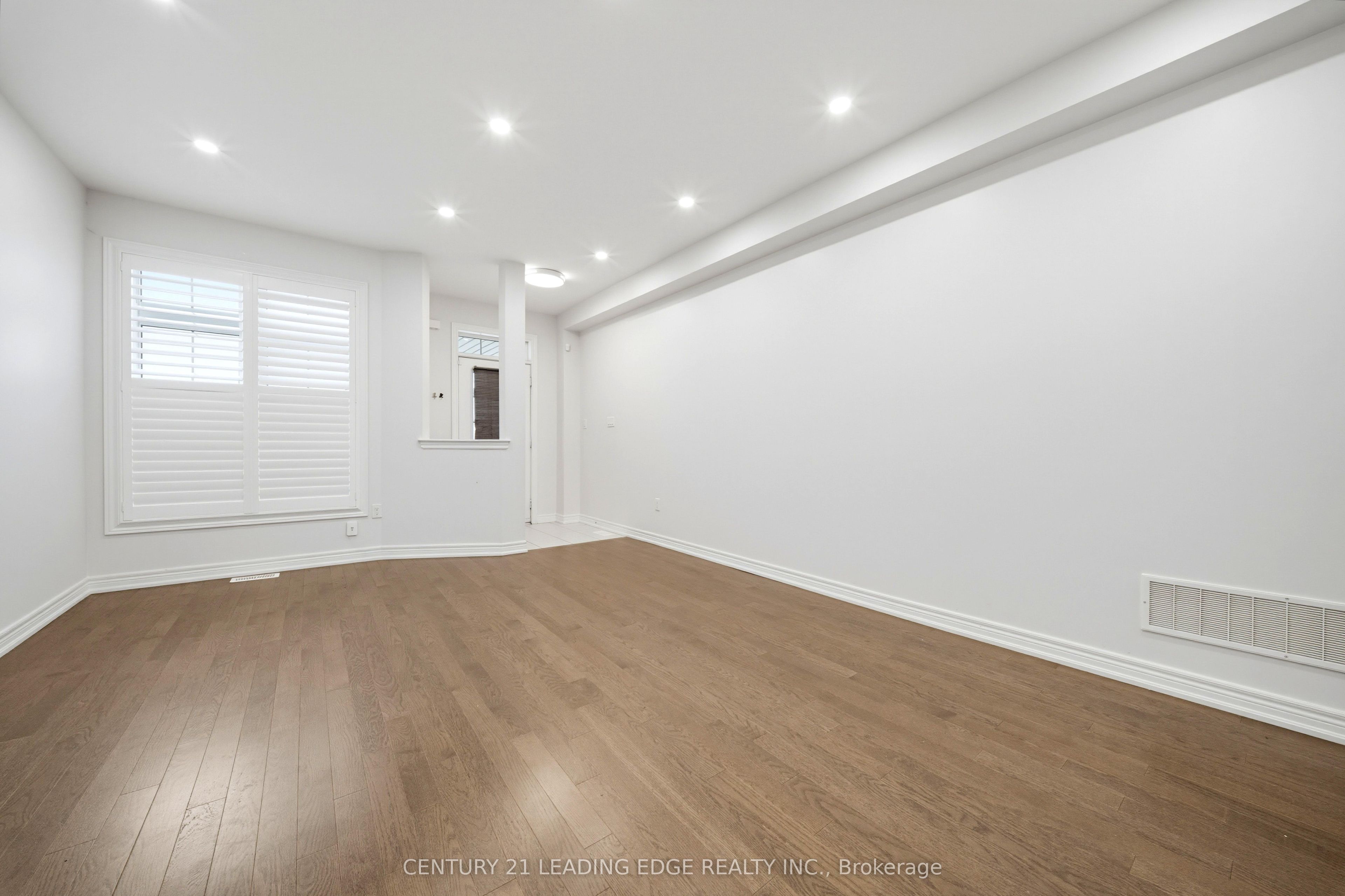 75 Decast Crescent Property Photo 8