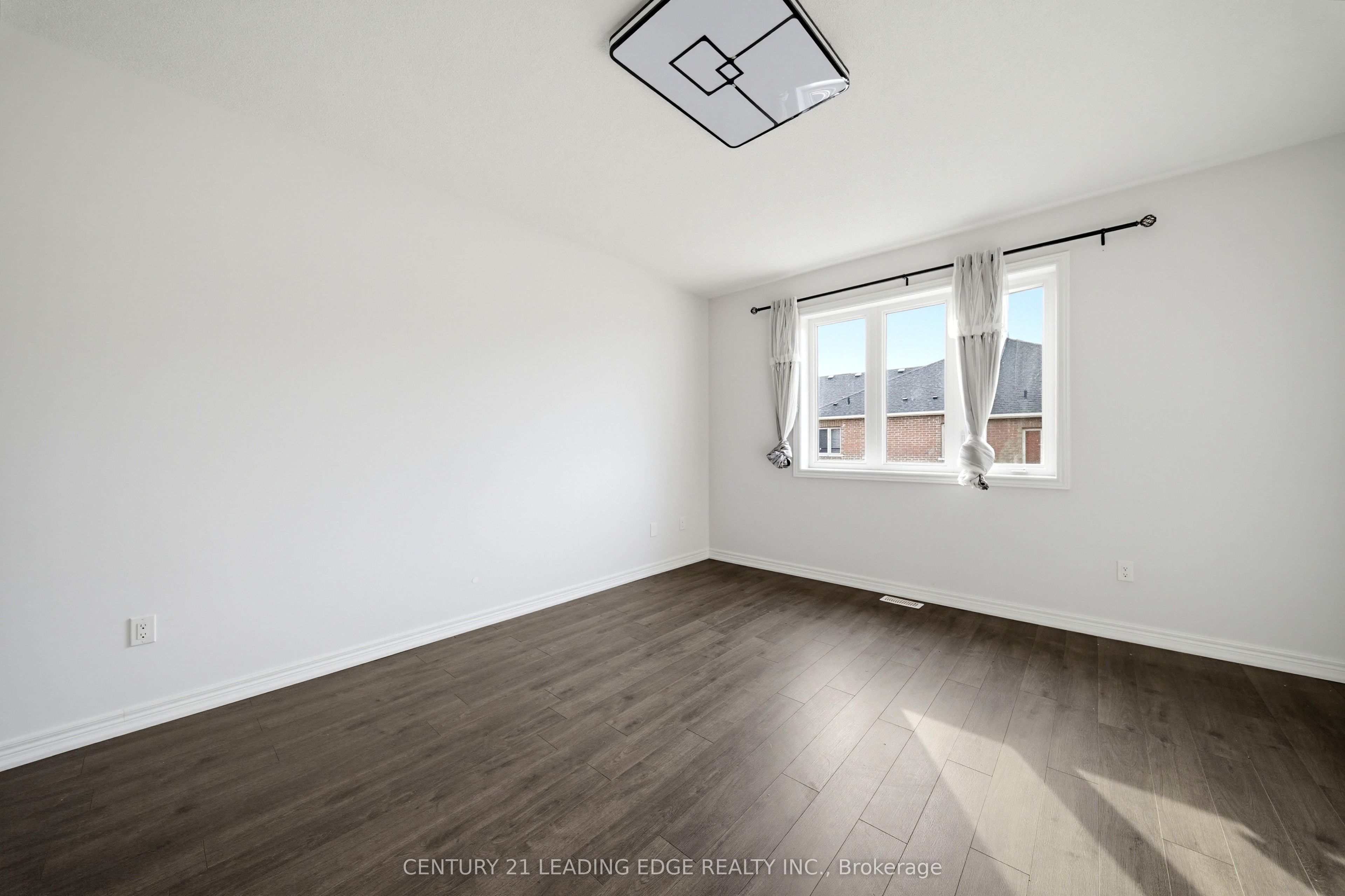 75 Decast Crescent Property Photo 20