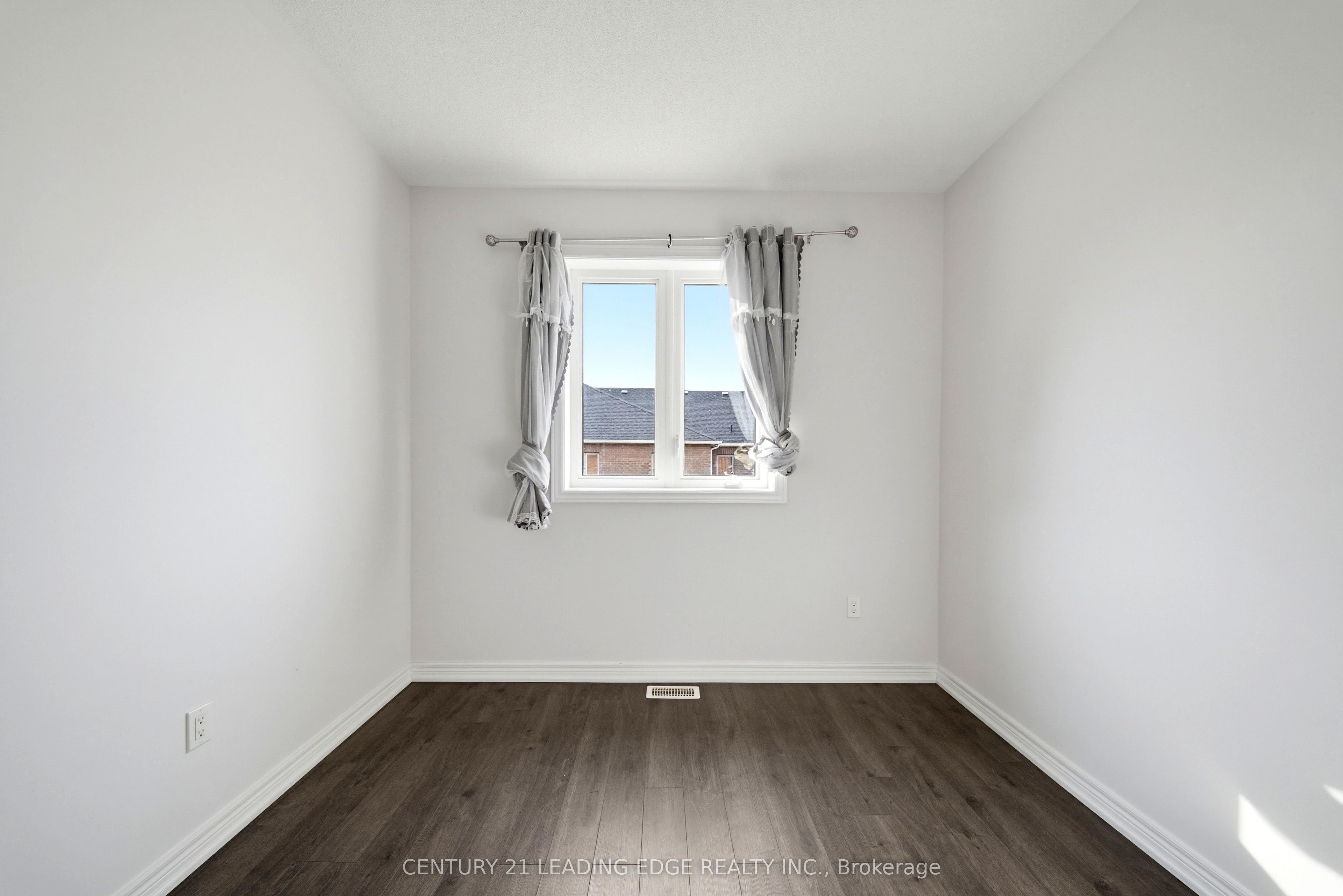 75 Decast Crescent Property Photo 25
