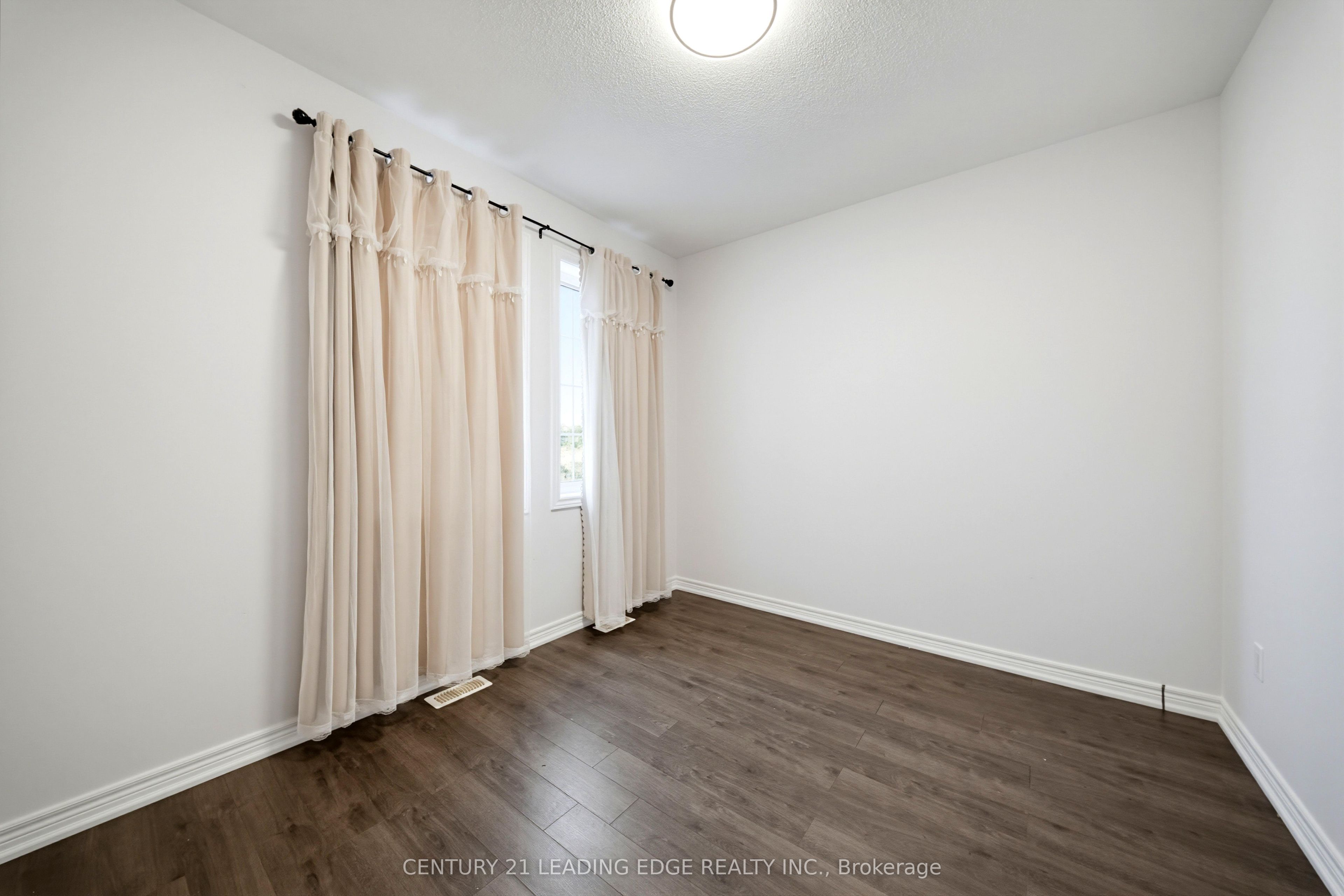 75 Decast Crescent Property Photo 32