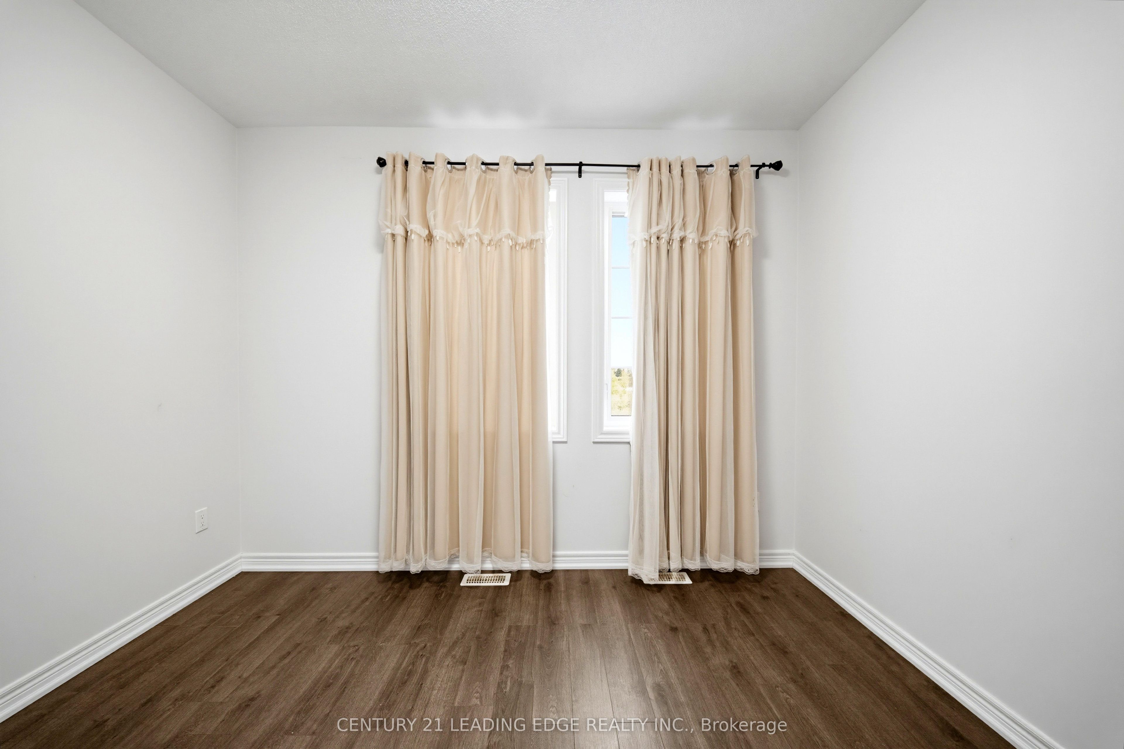 75 Decast Crescent Property Photo 33