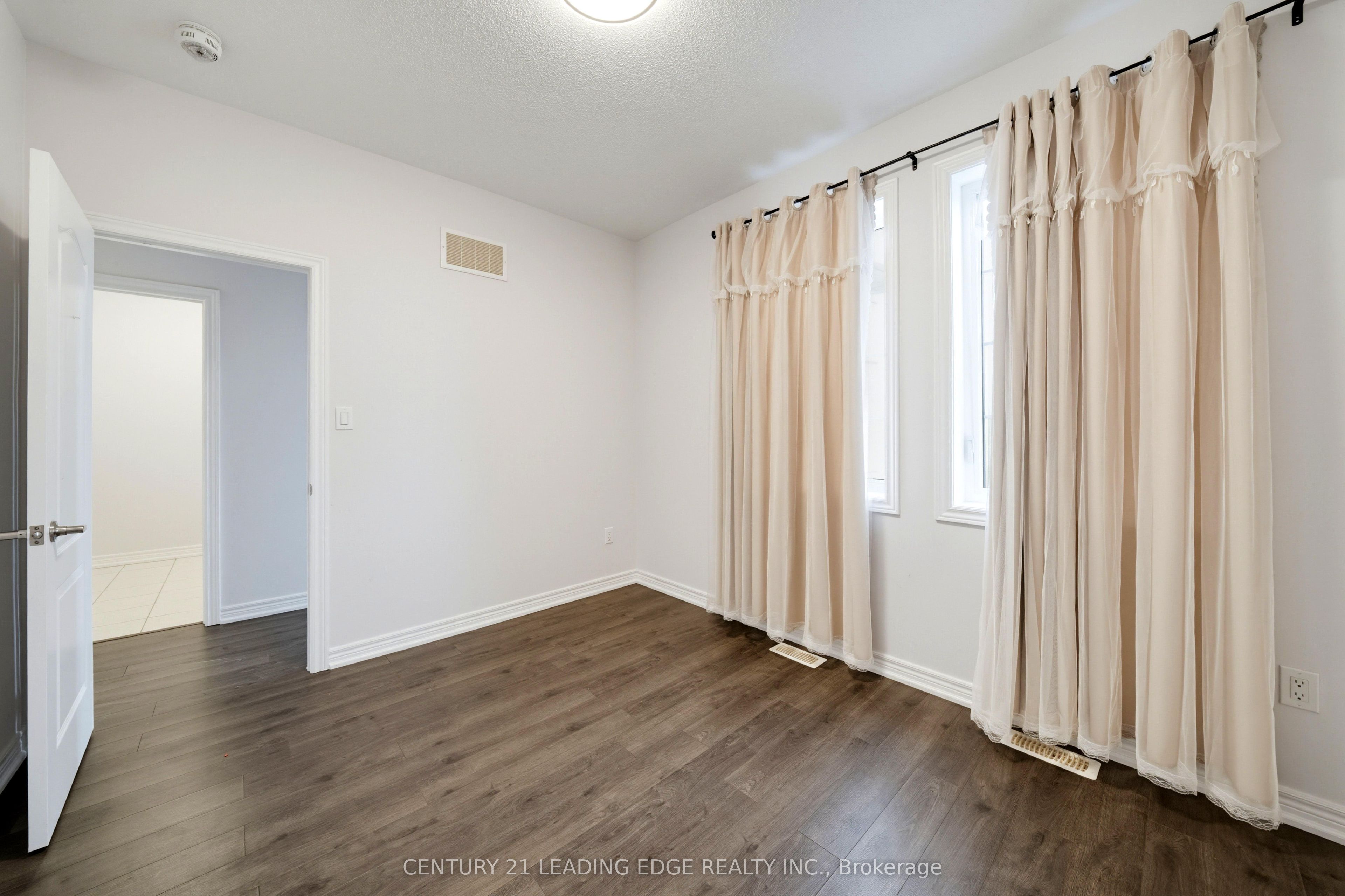 75 Decast Crescent Property Photo 34