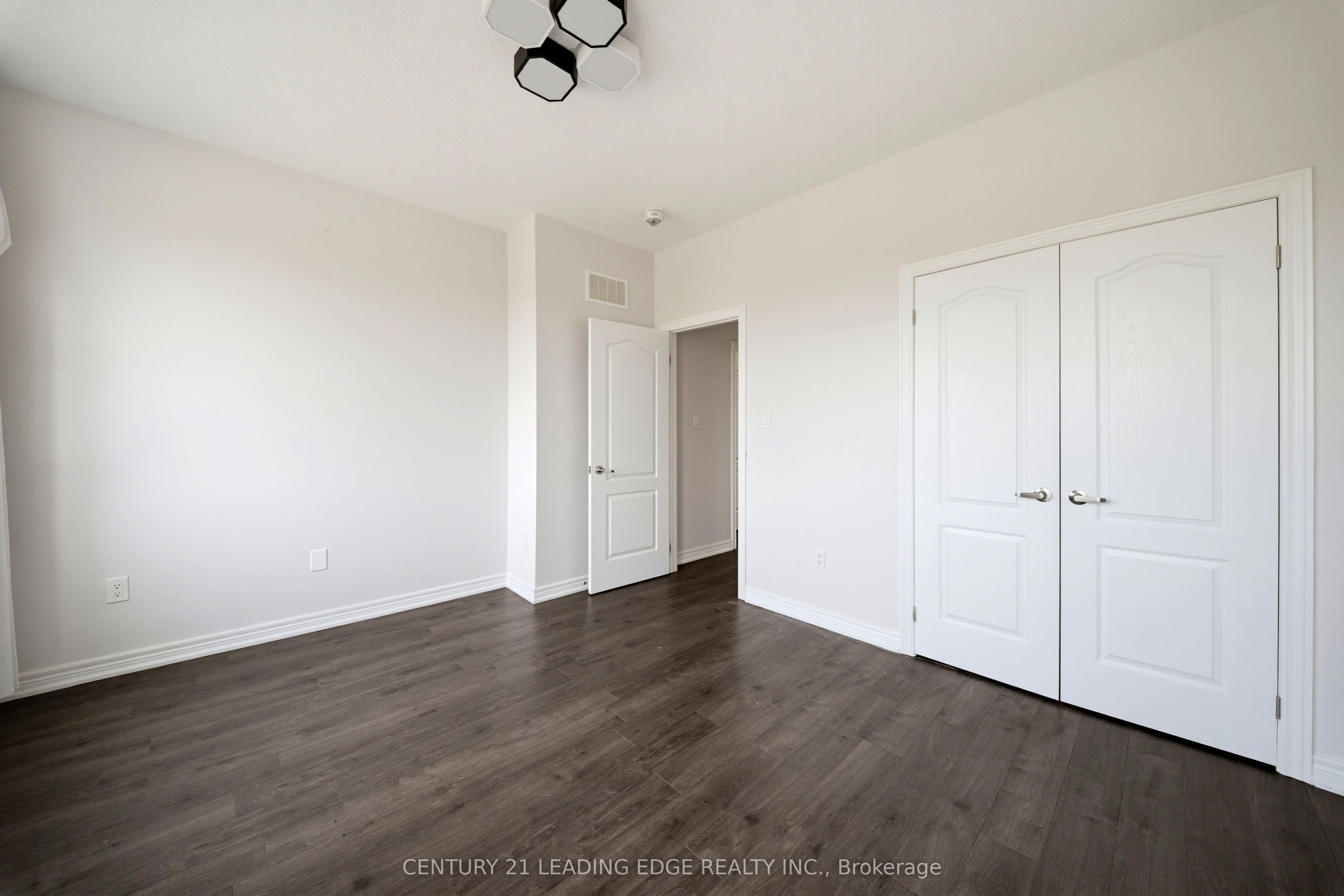 75 Decast Crescent Property Photo 35