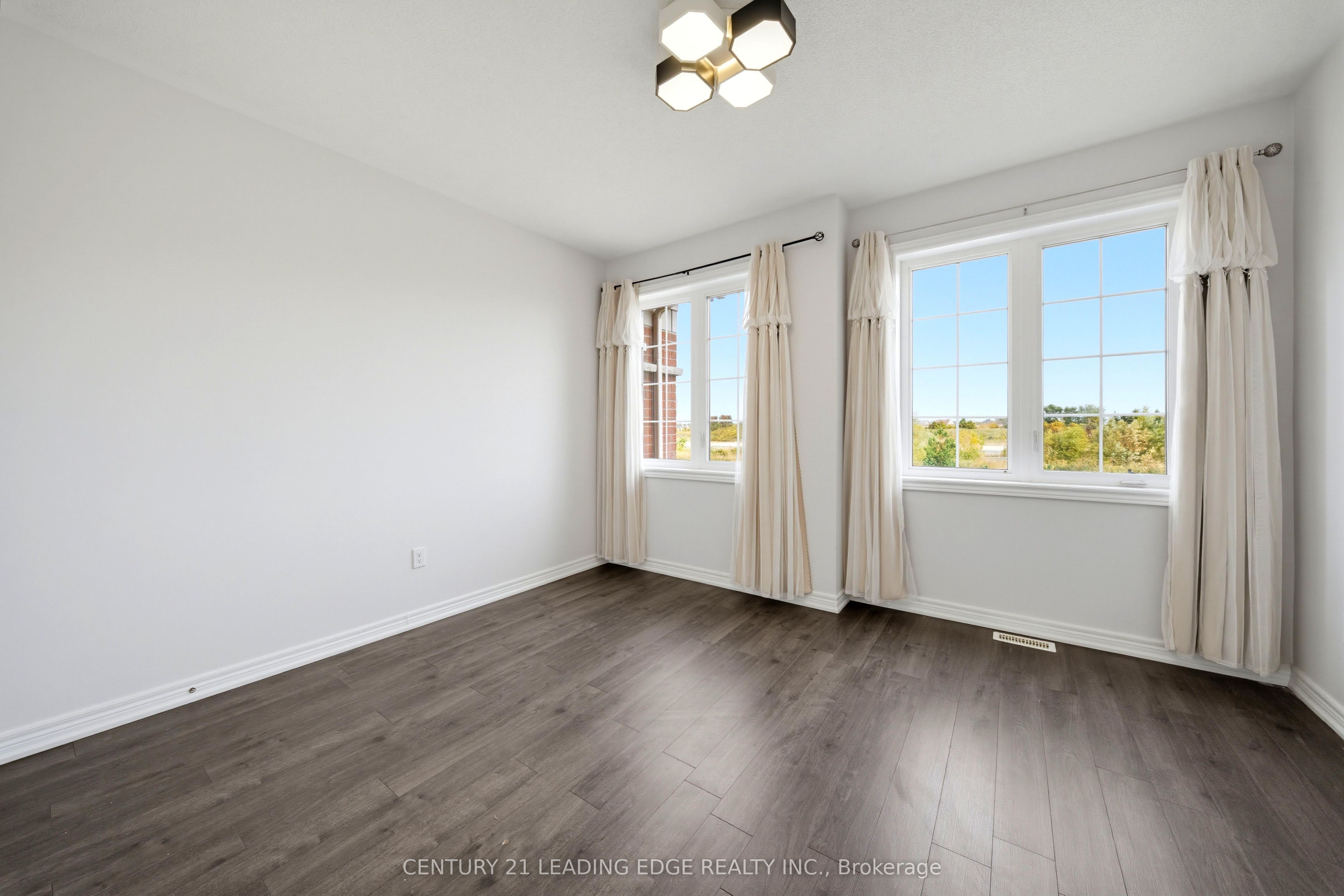 75 Decast Crescent Property Photo 37