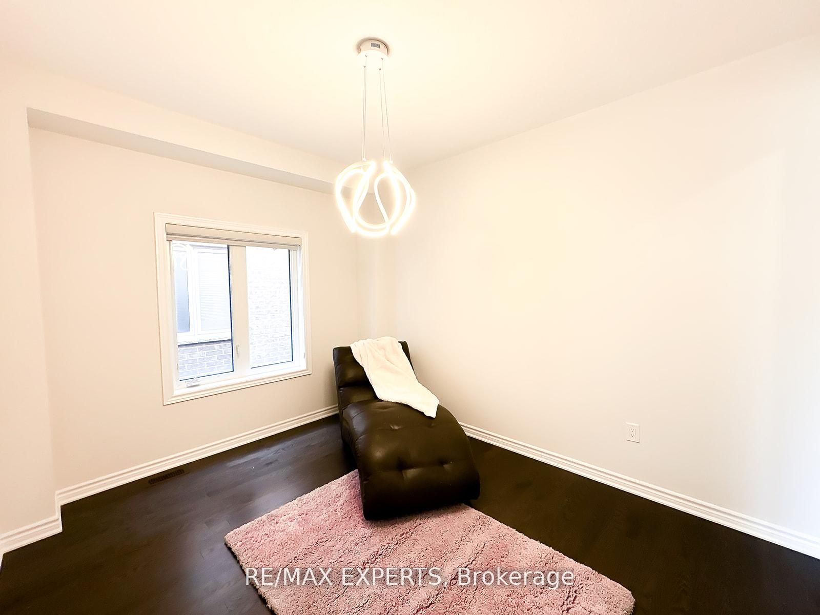 1426 Farrow Crescent Property Photo 16