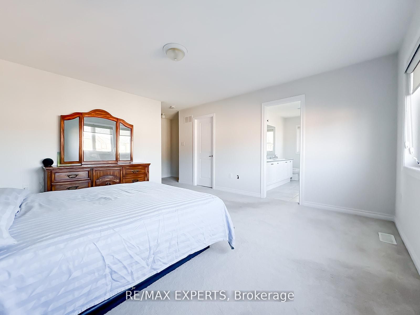 1426 Farrow Crescent Property Photo 28