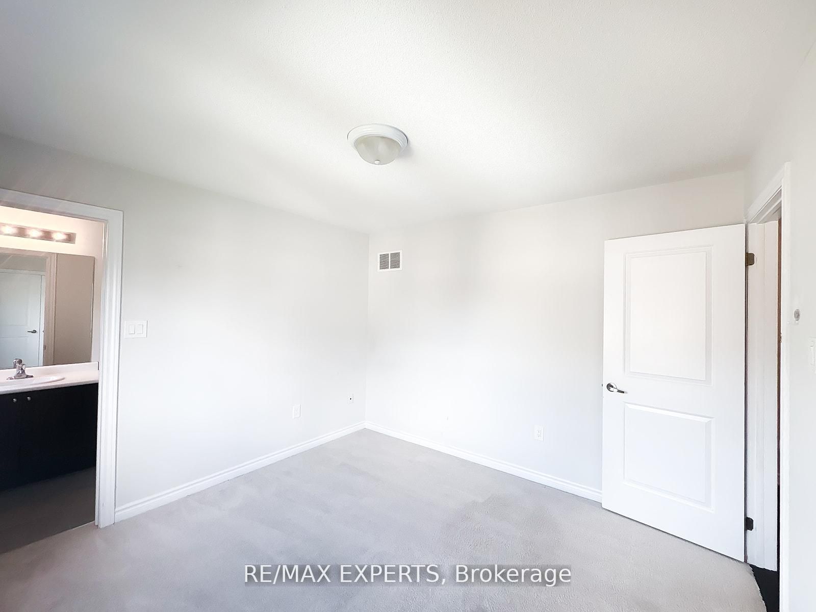 1426 Farrow Crescent Property Photo 35