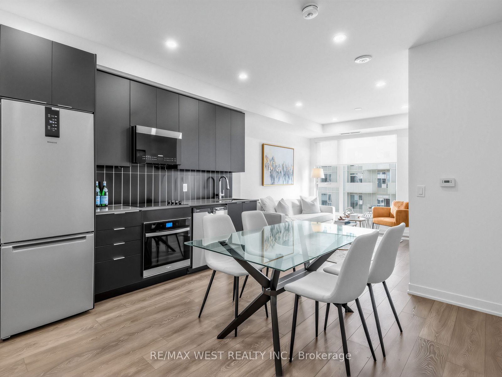 10 Abeja Street 1516 Property Photo 3