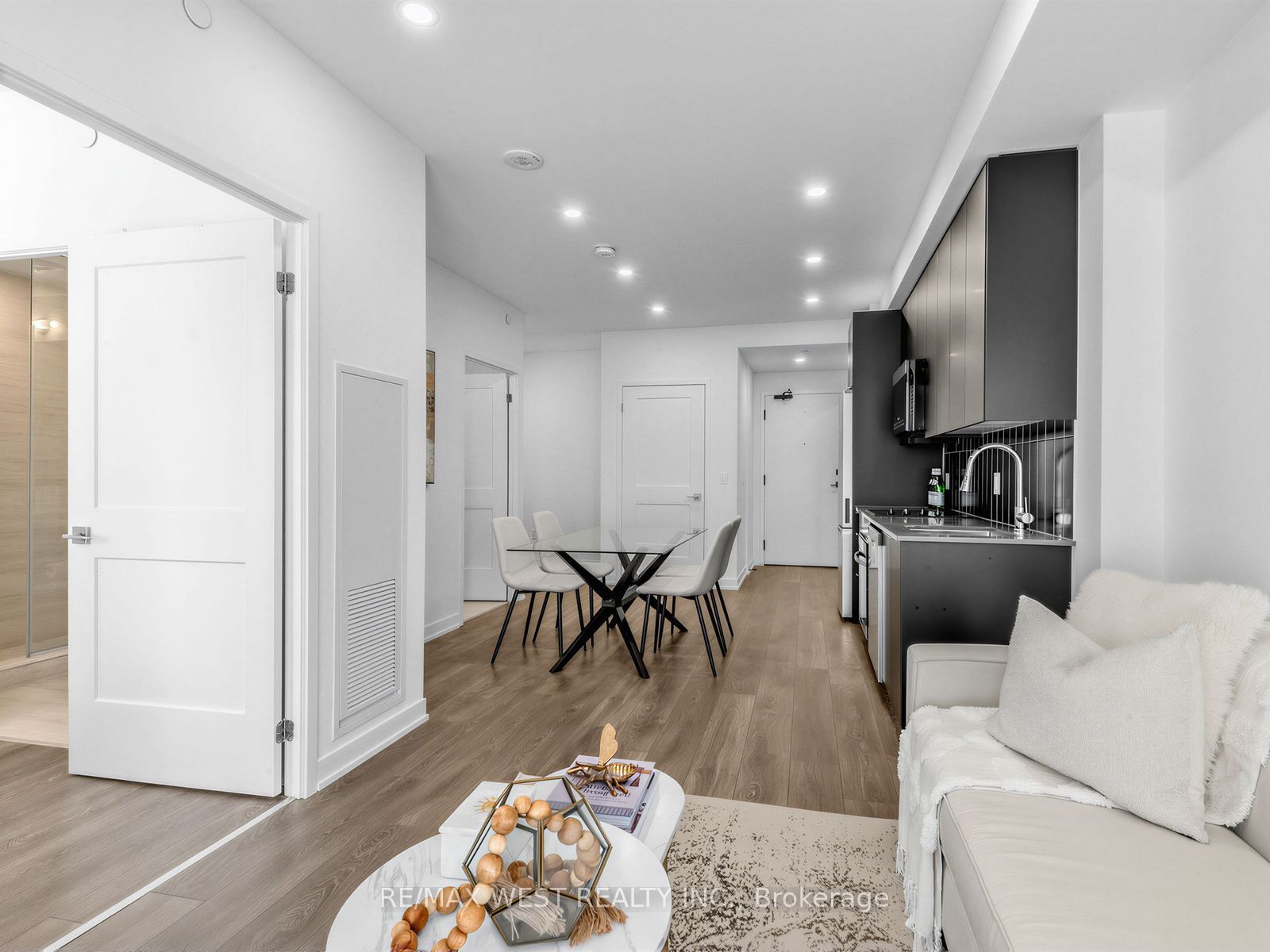10 Abeja Street 1516 Property Photo 7