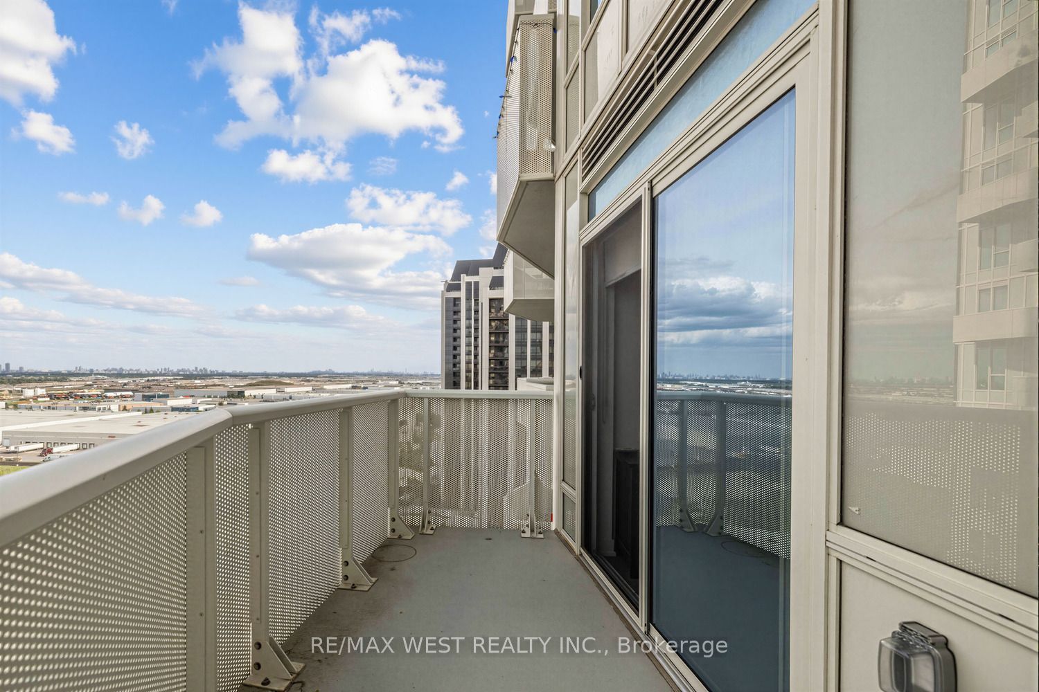 10 Abeja Street 1516 Property Photo 15