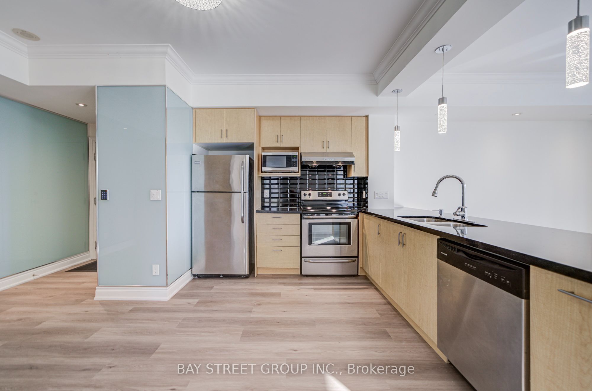 89 South Town Centre Boulevard 1102 Property Photo 18