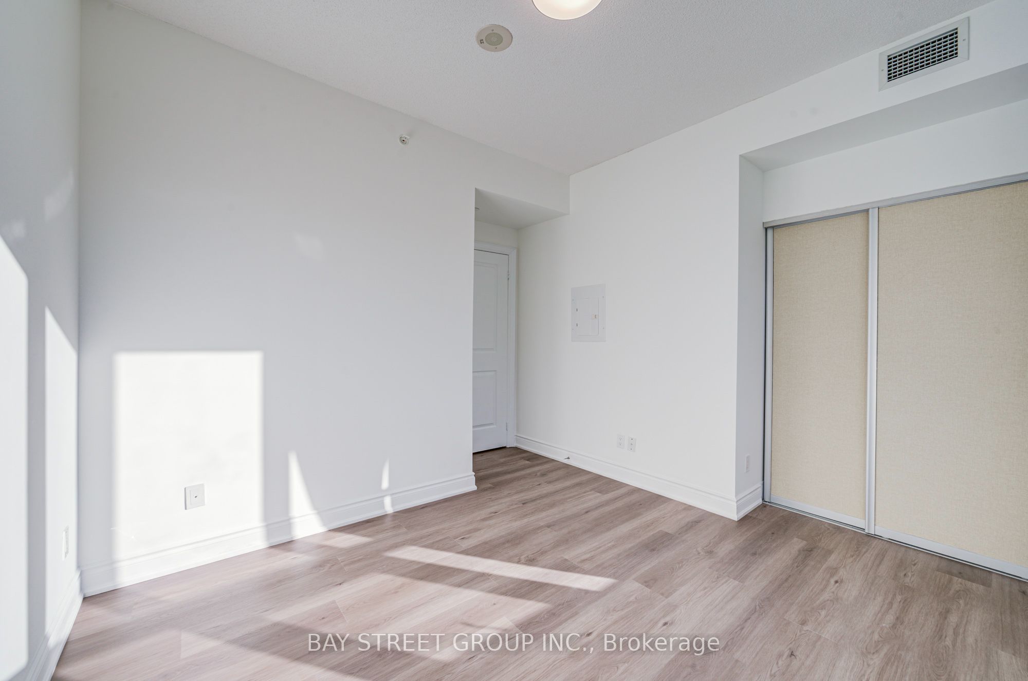 89 South Town Centre Boulevard 1102 Property Photo 34