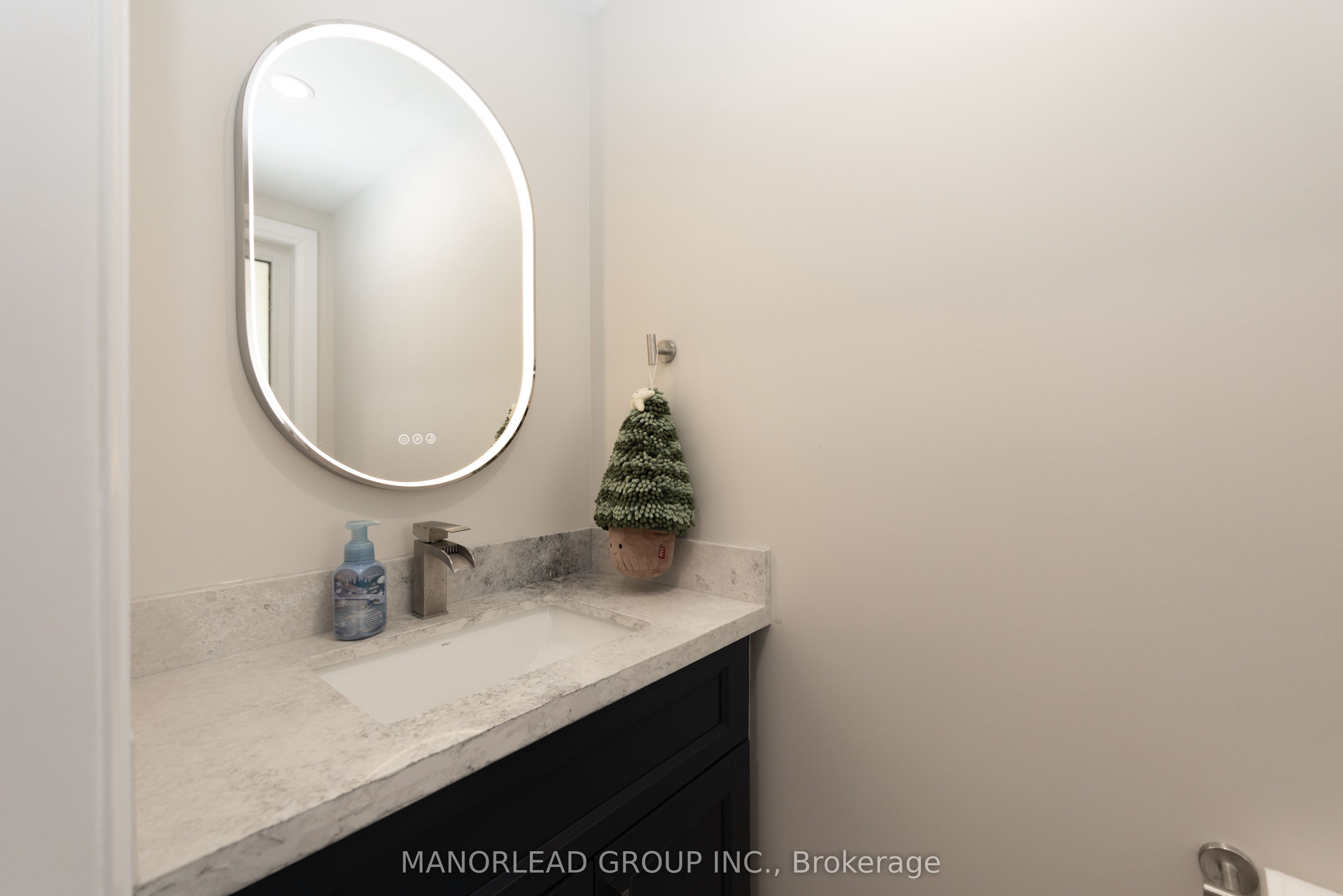 8 Rock Garden Street Property Photo 14
