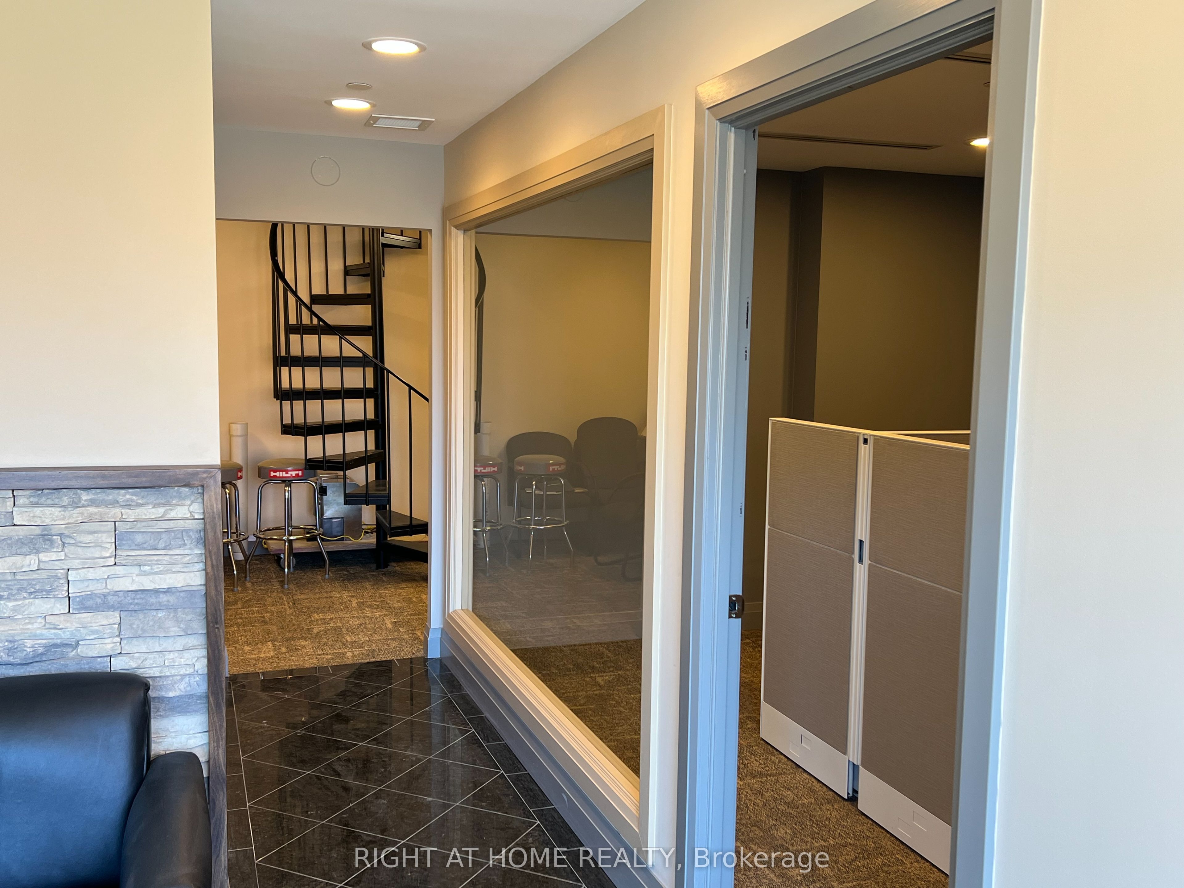 160 Cidermill Avenue 12 Property Photo 5