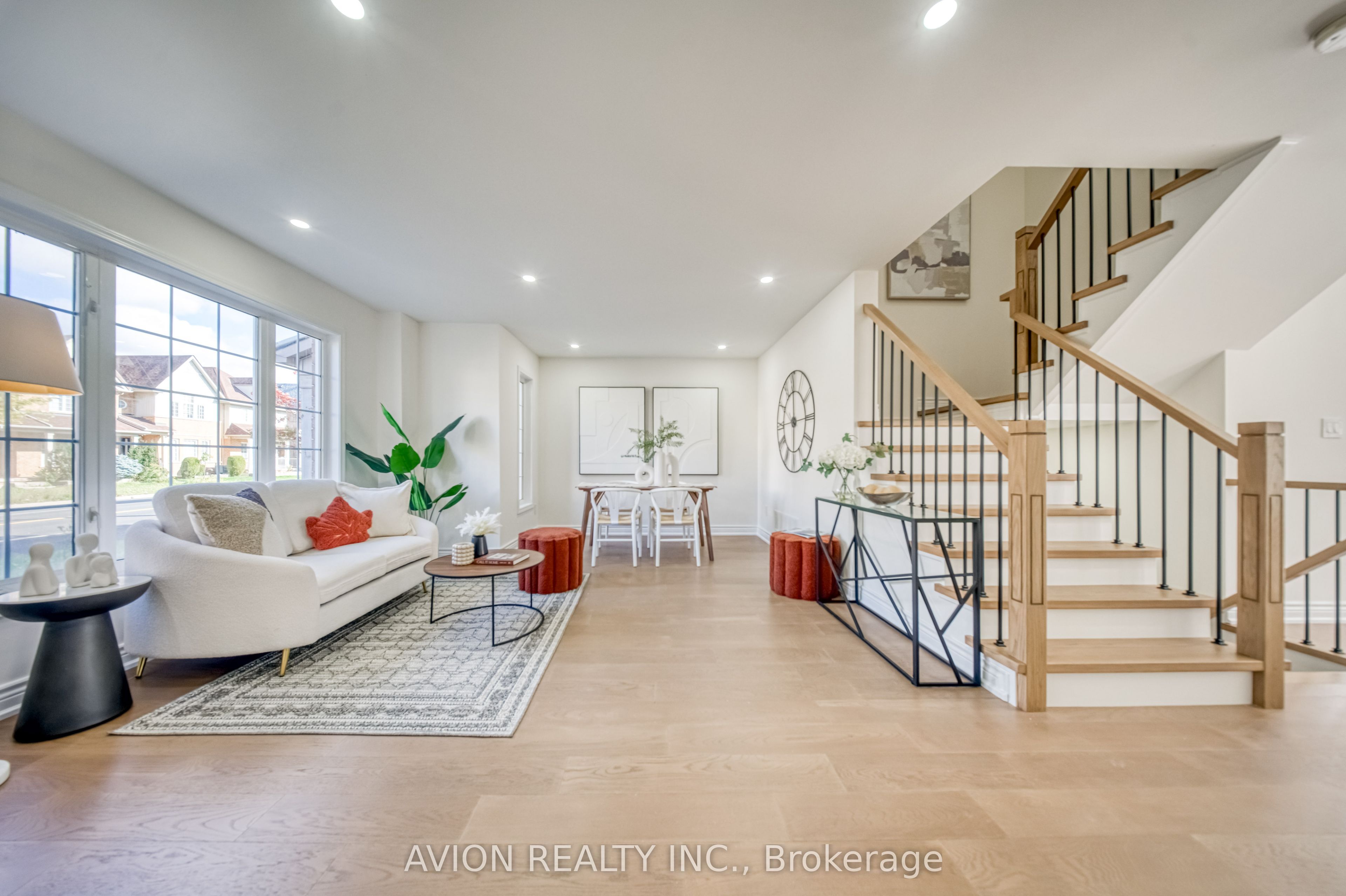 741 Bur Oak Avenue Property Photo 7