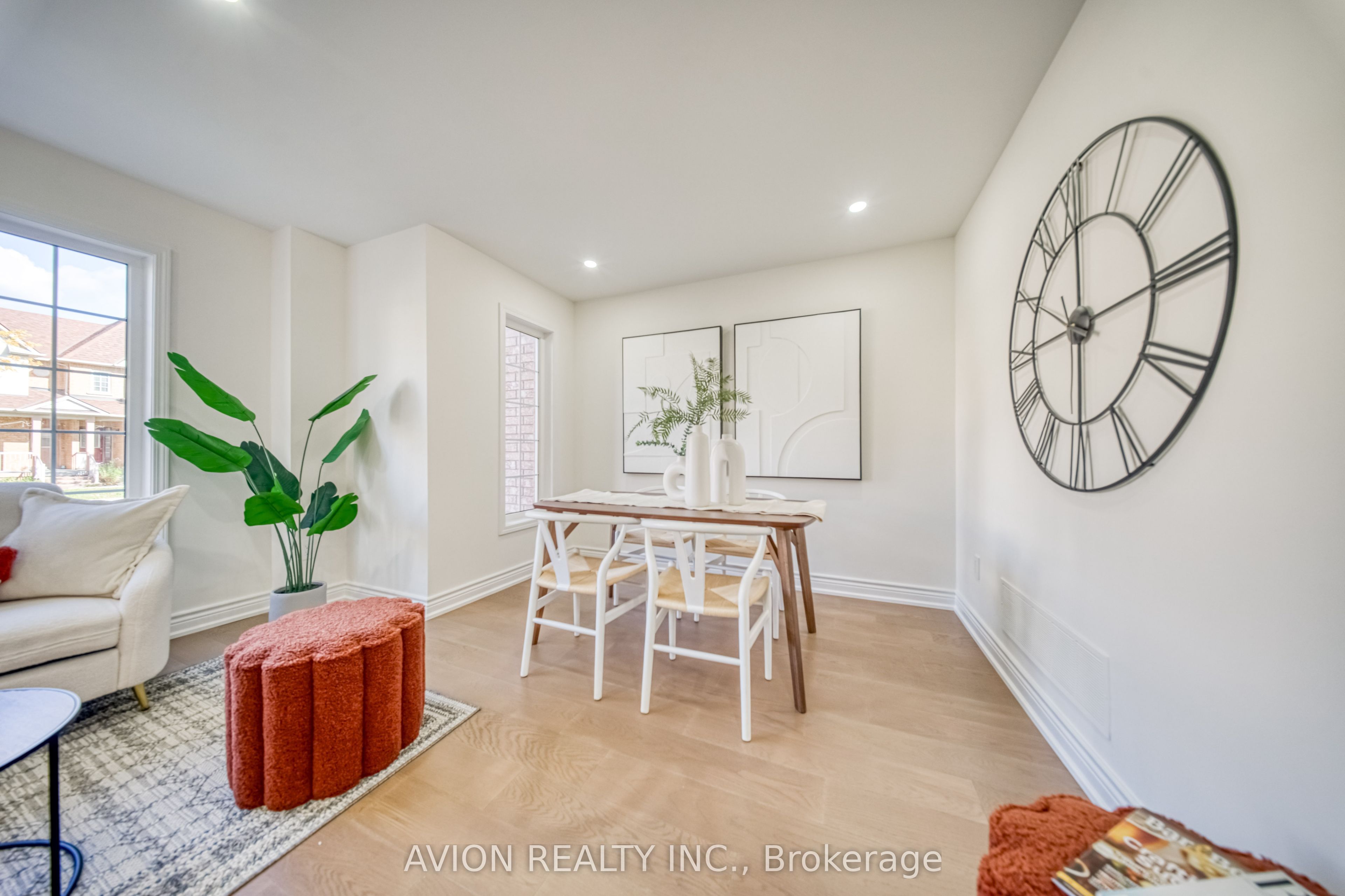 741 Bur Oak Avenue Property Photo 10