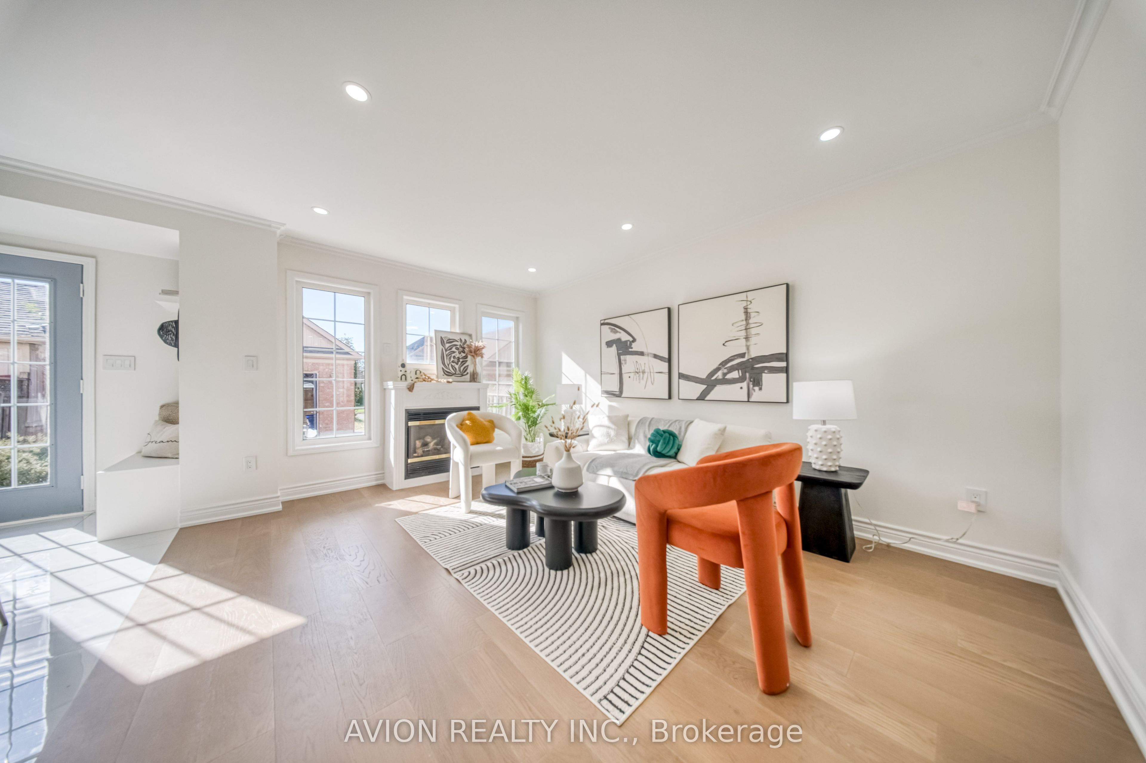 741 Bur Oak Avenue Property Photo 12