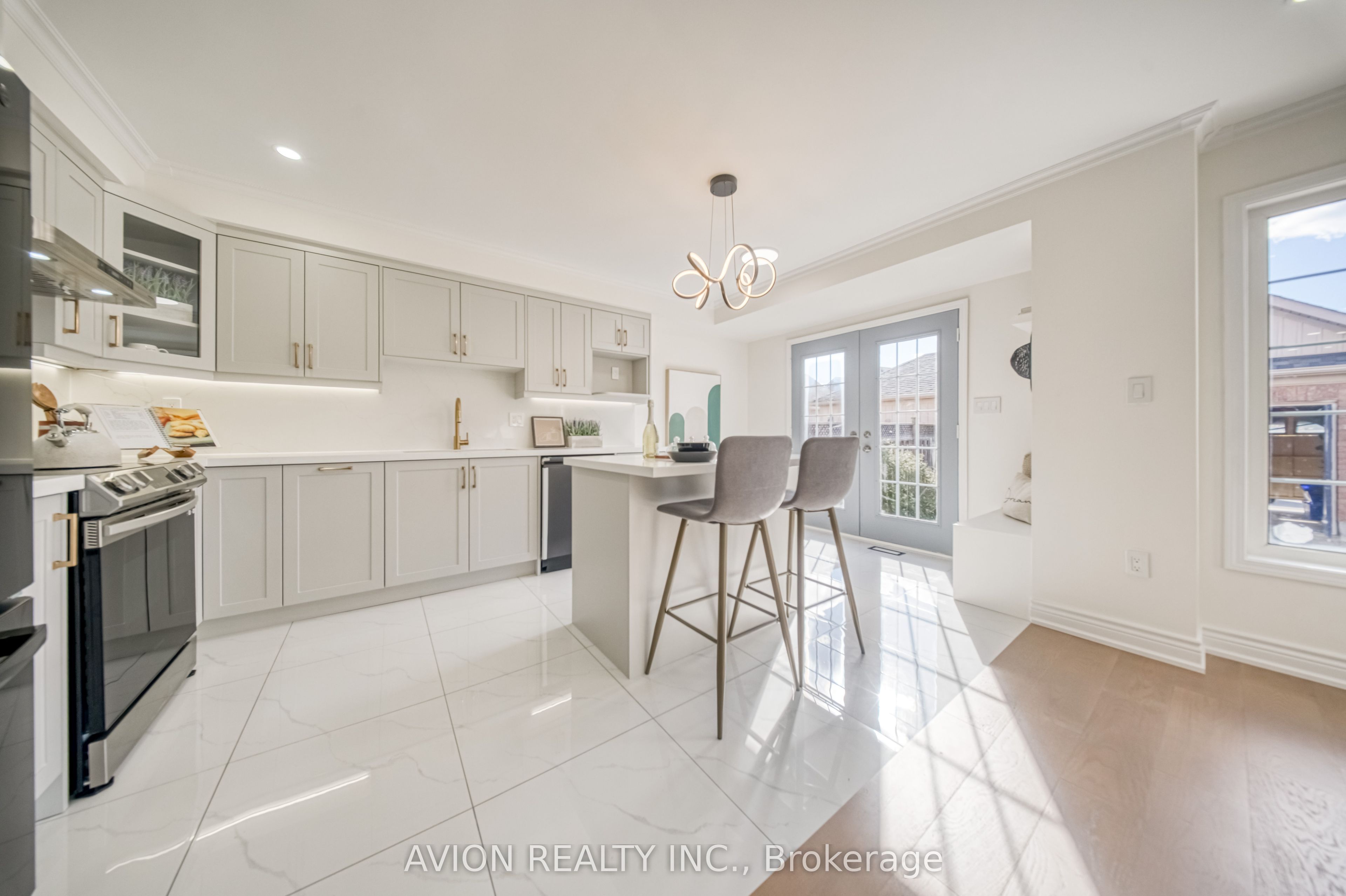 741 Bur Oak Avenue Property Photo 16
