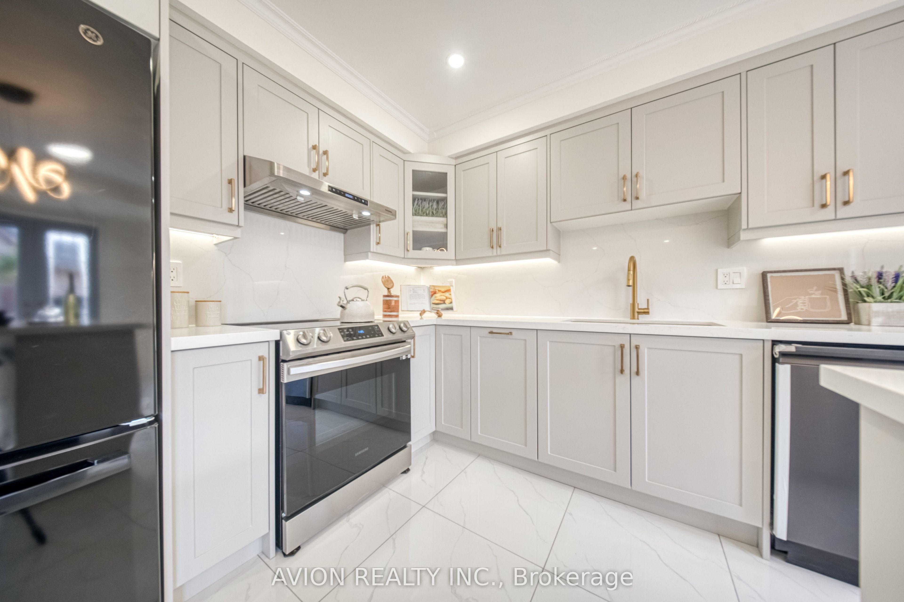 741 Bur Oak Avenue Property Photo 17