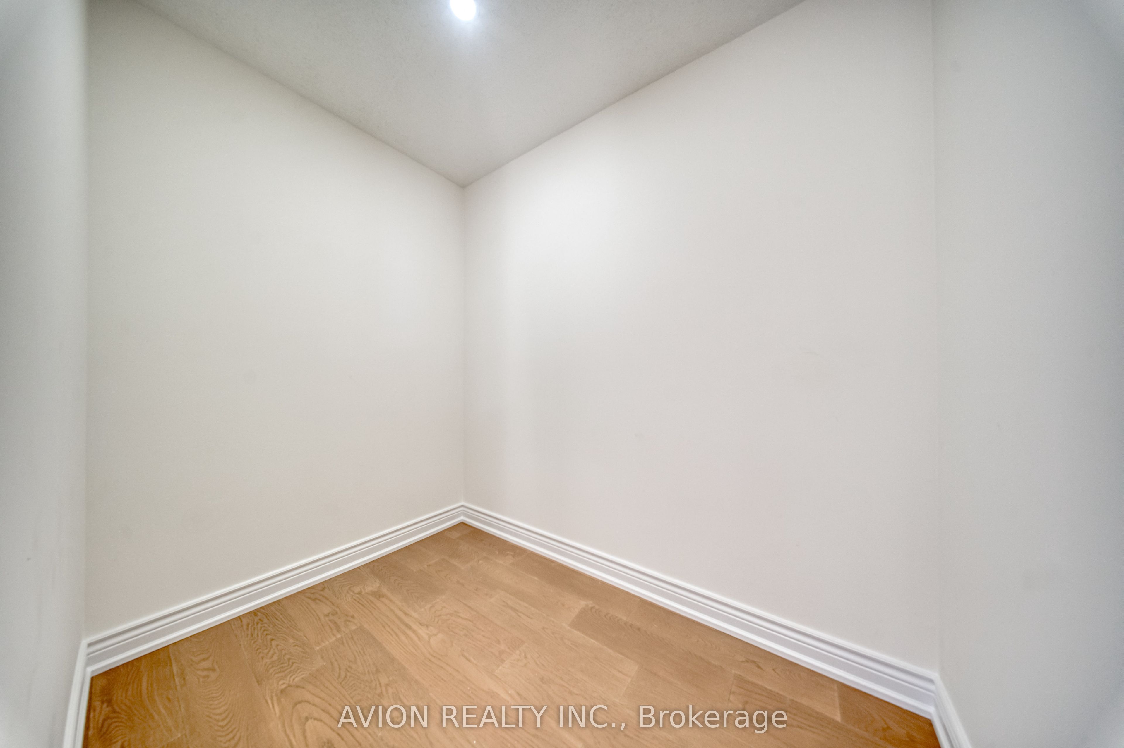 741 Bur Oak Avenue Property Photo 31