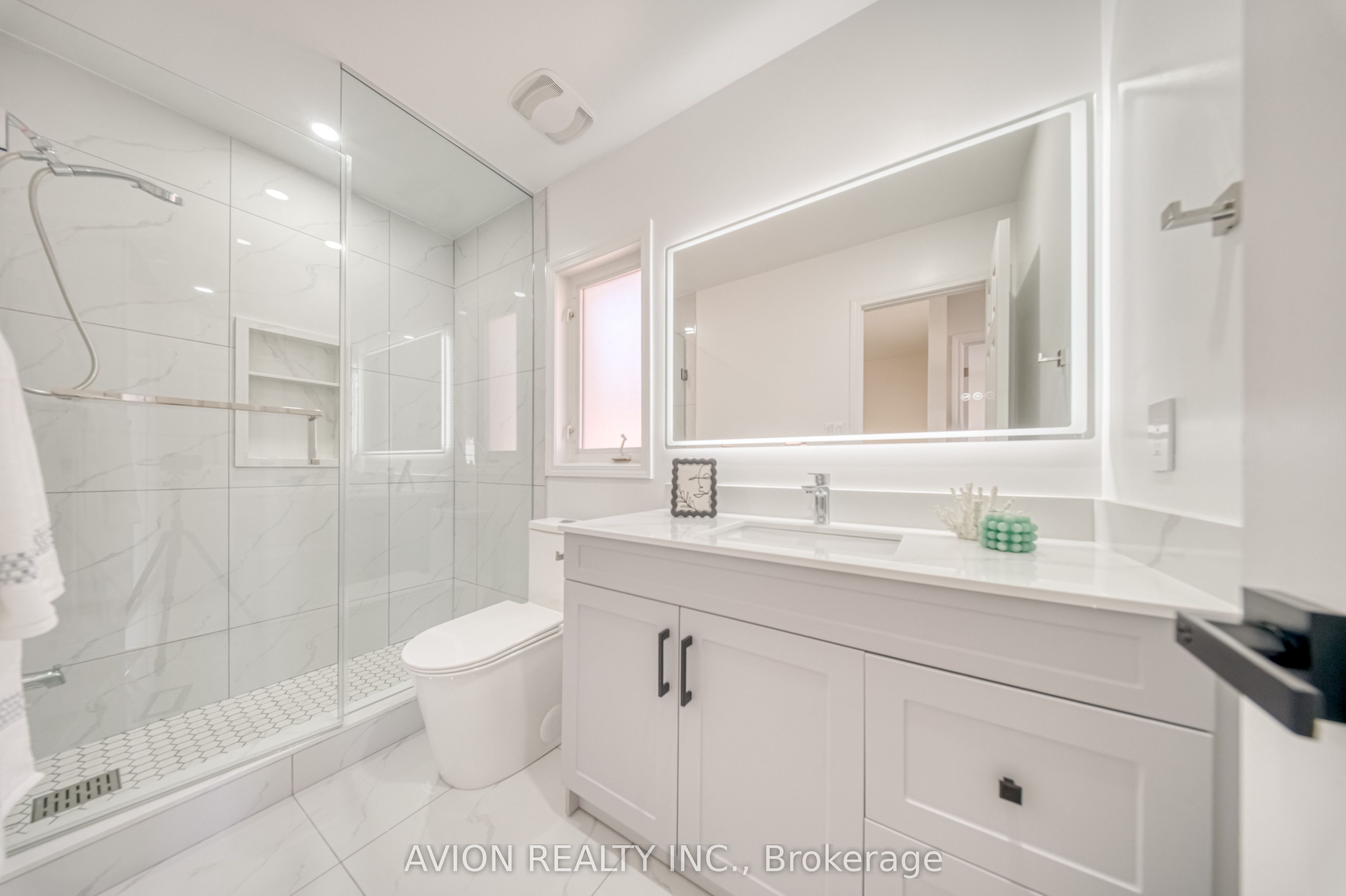 741 Bur Oak Avenue Property Photo 34